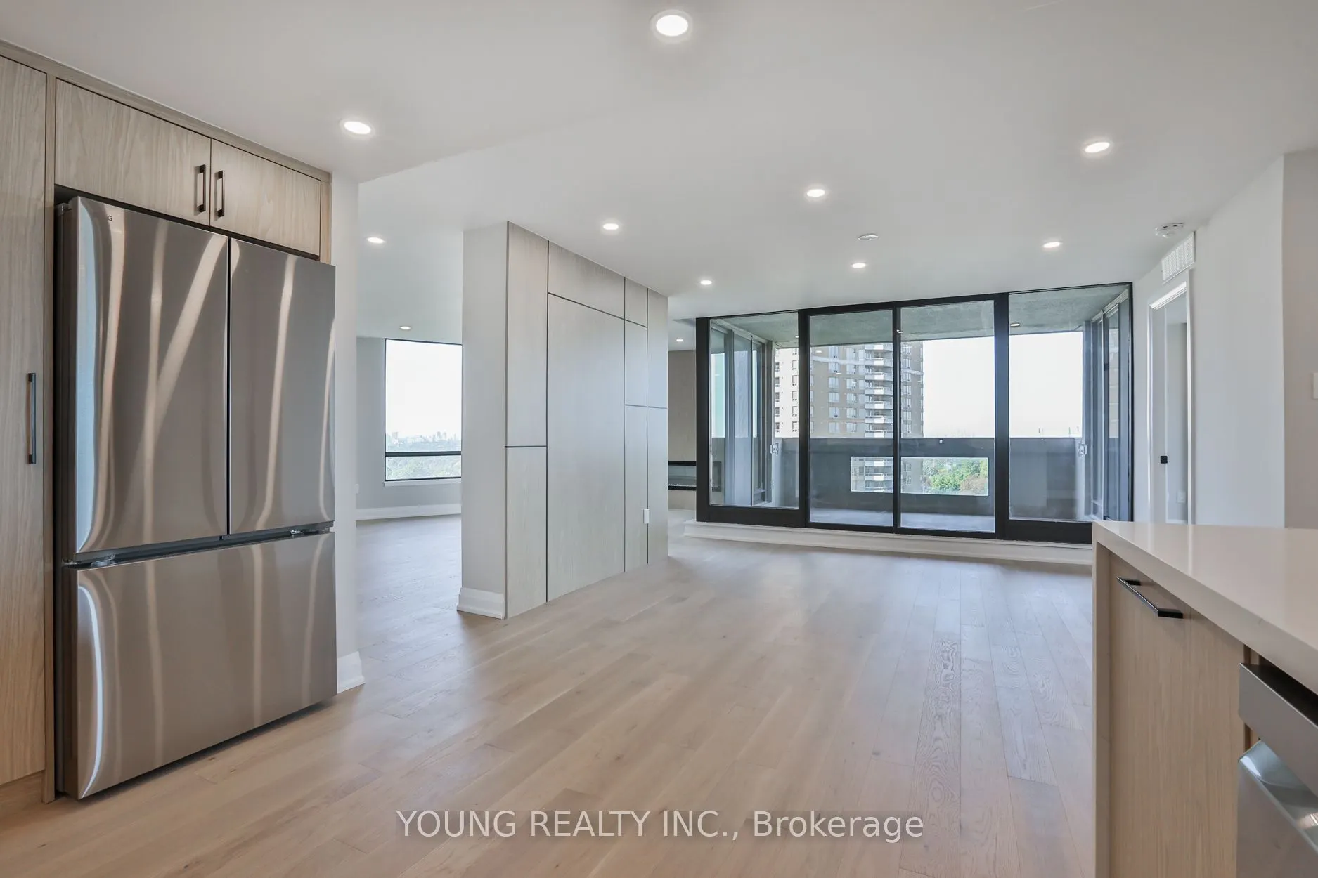 65 Skymark Drive #1406
