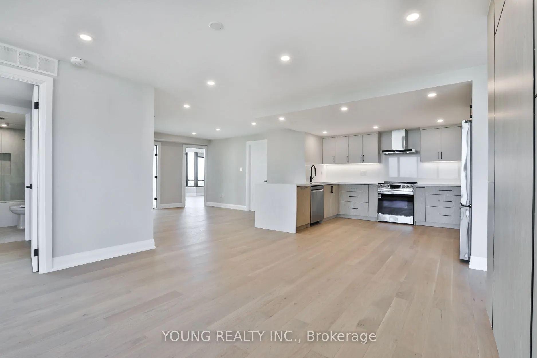 65 Skymark Drive #1406