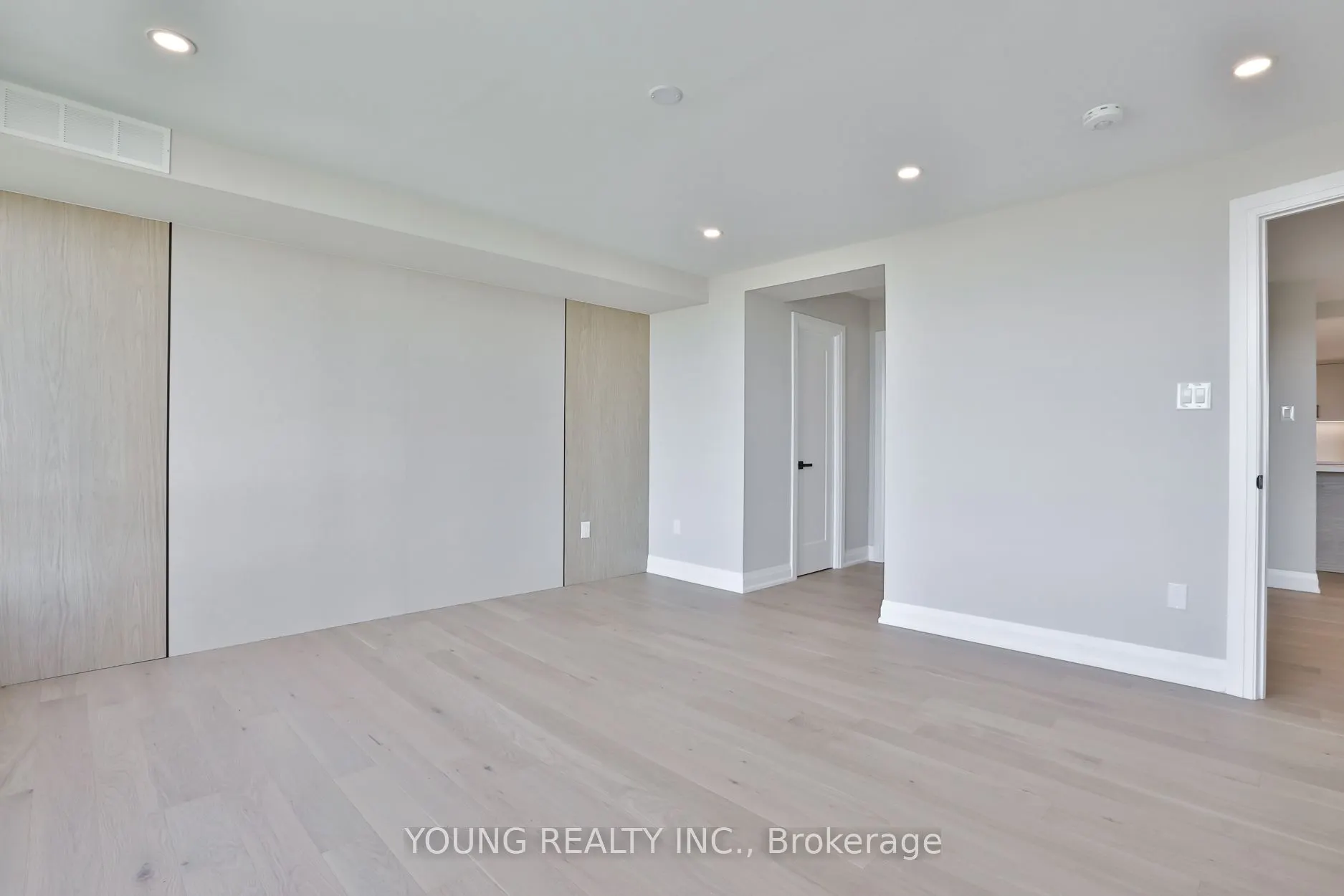 65 Skymark Drive #1406