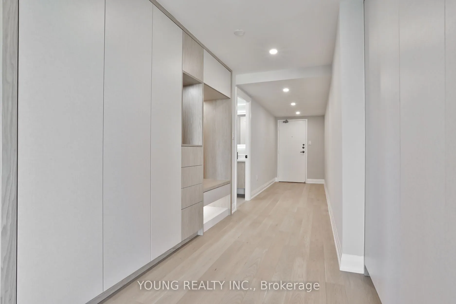65 Skymark Drive #1406