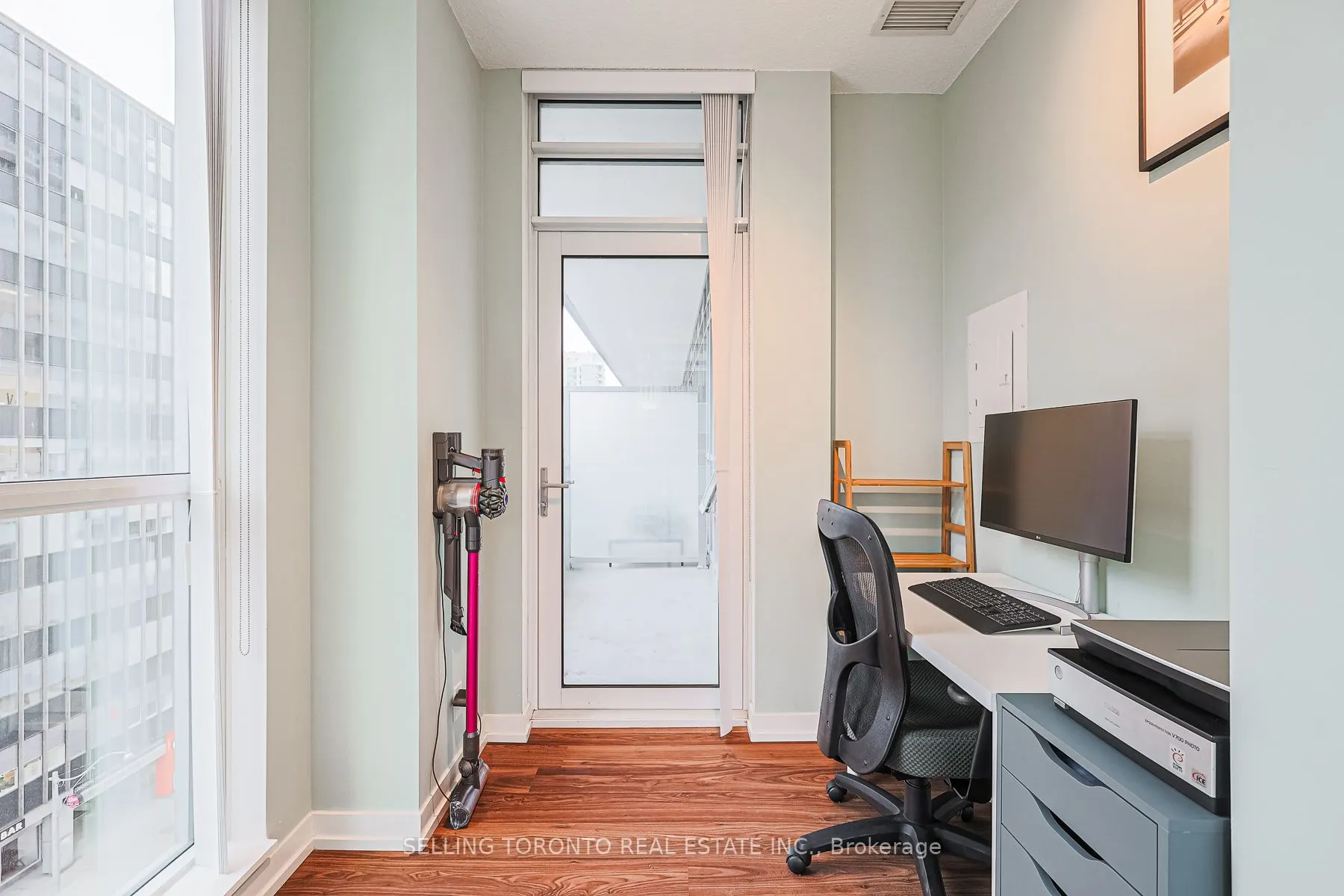 89 Dunfield Avenue #603