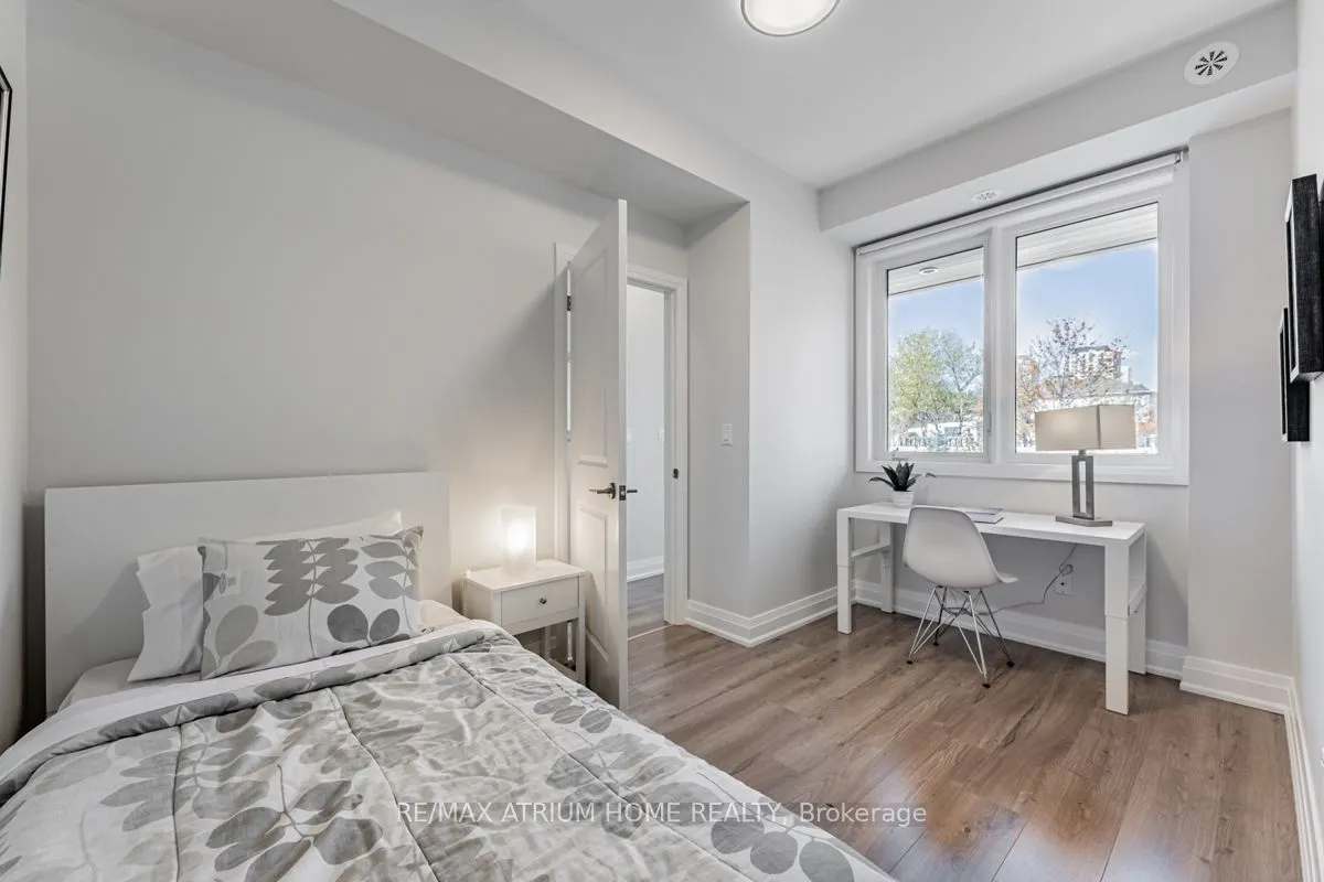 780 Sheppard Avenue E #18
