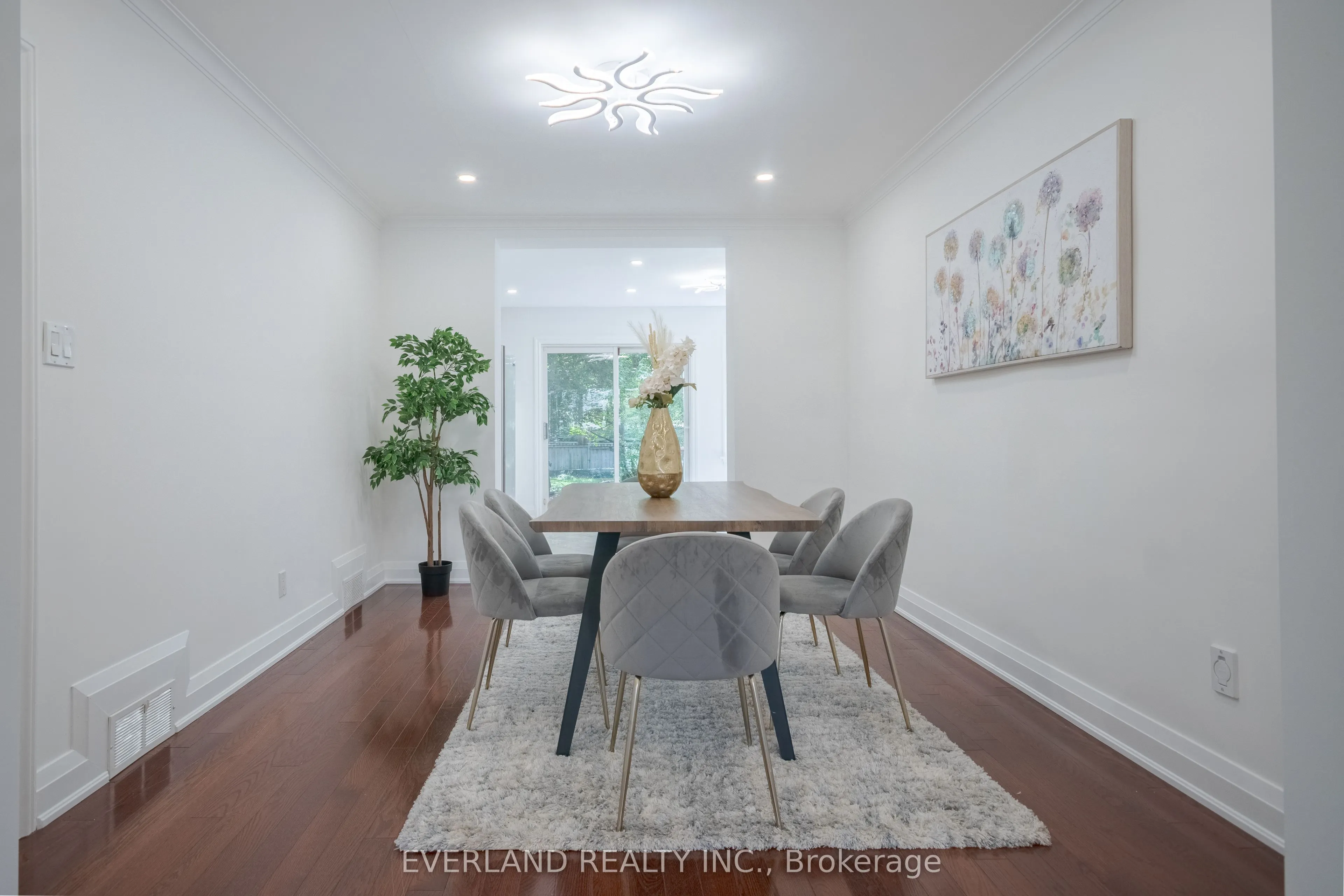 351 Lawrence Avenue W