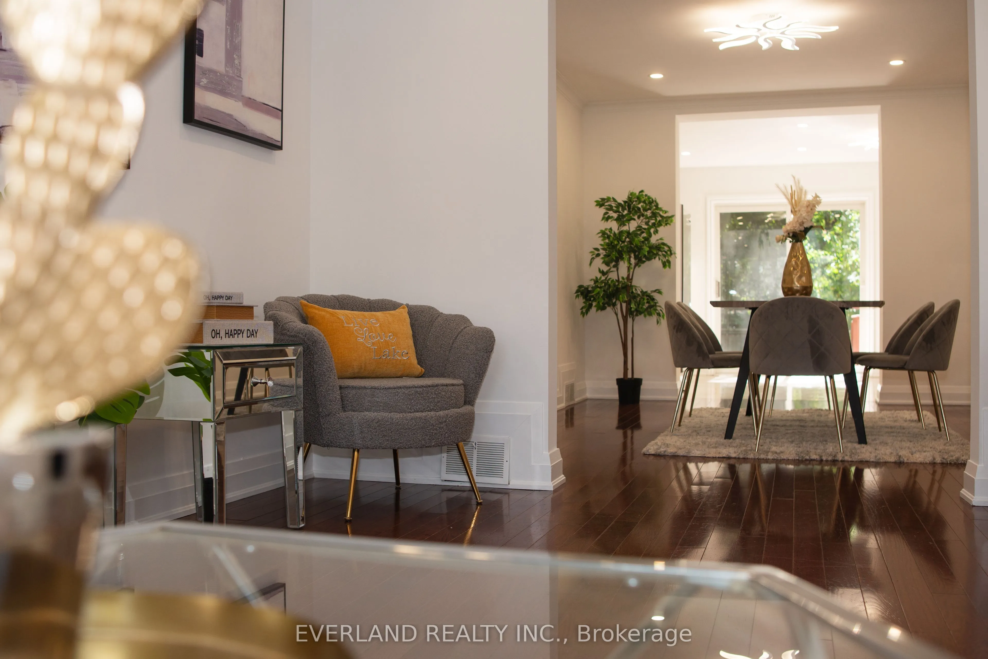 351 Lawrence Avenue W