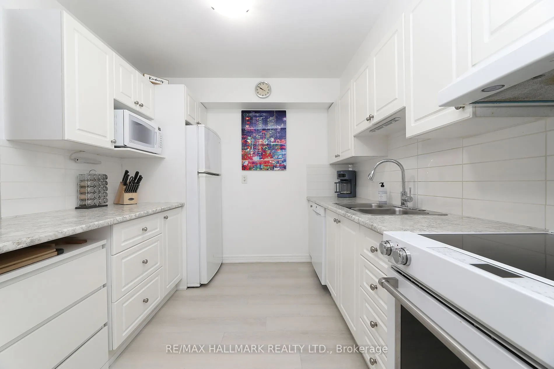 20 Fashion Roseway #415