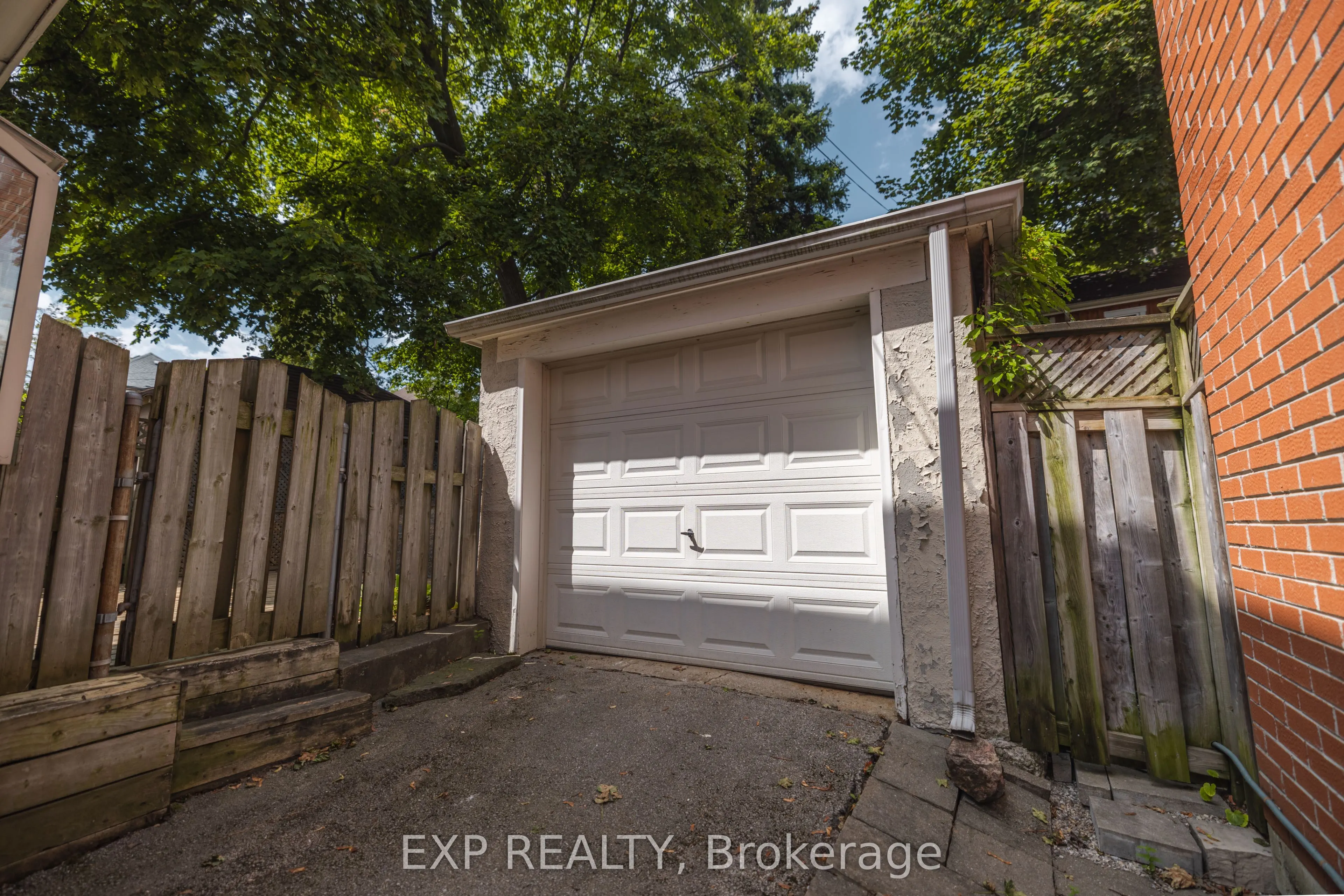 86 Willowbank Boulevard