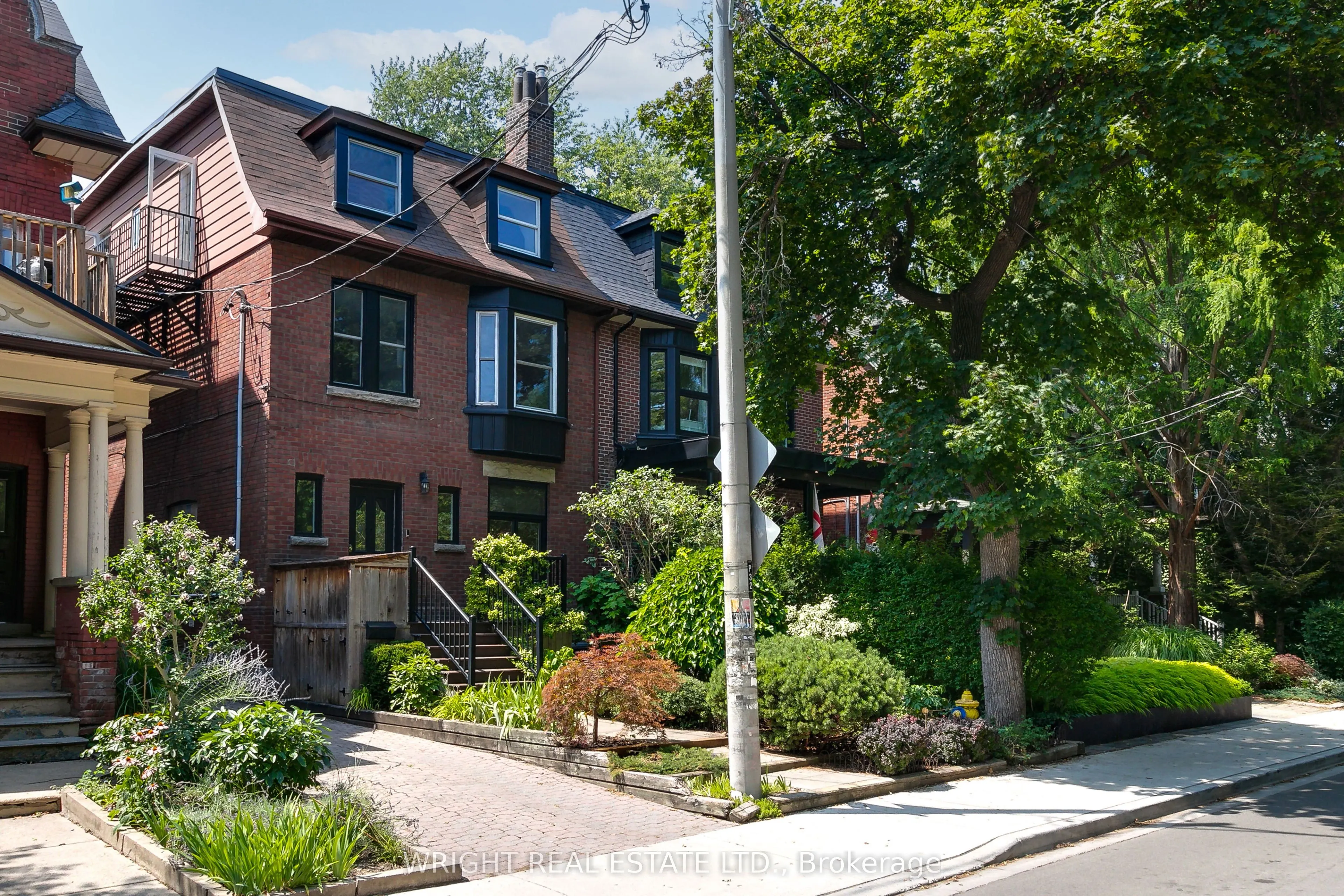 112 Albany Avenue