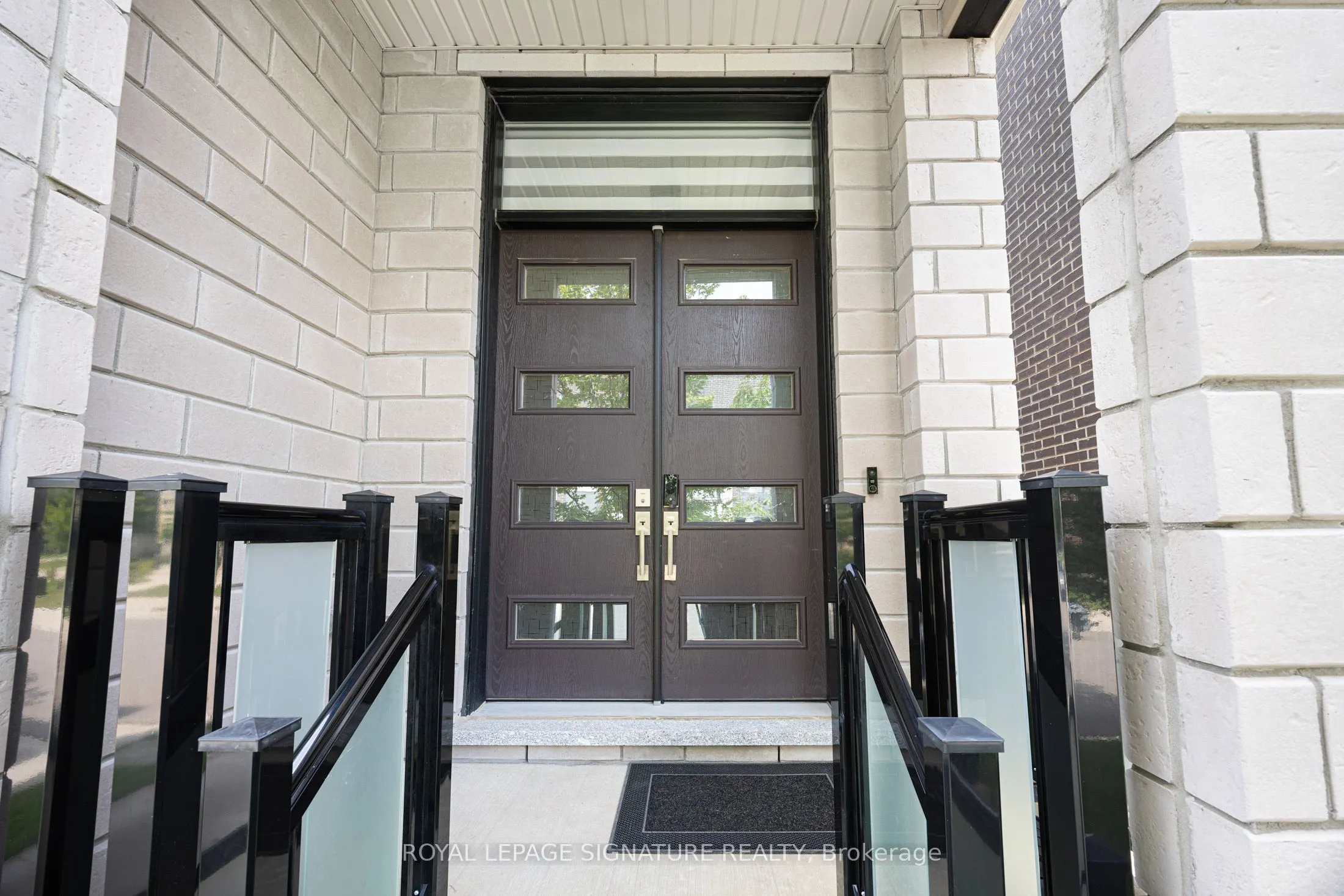 19 Hollyhock Court