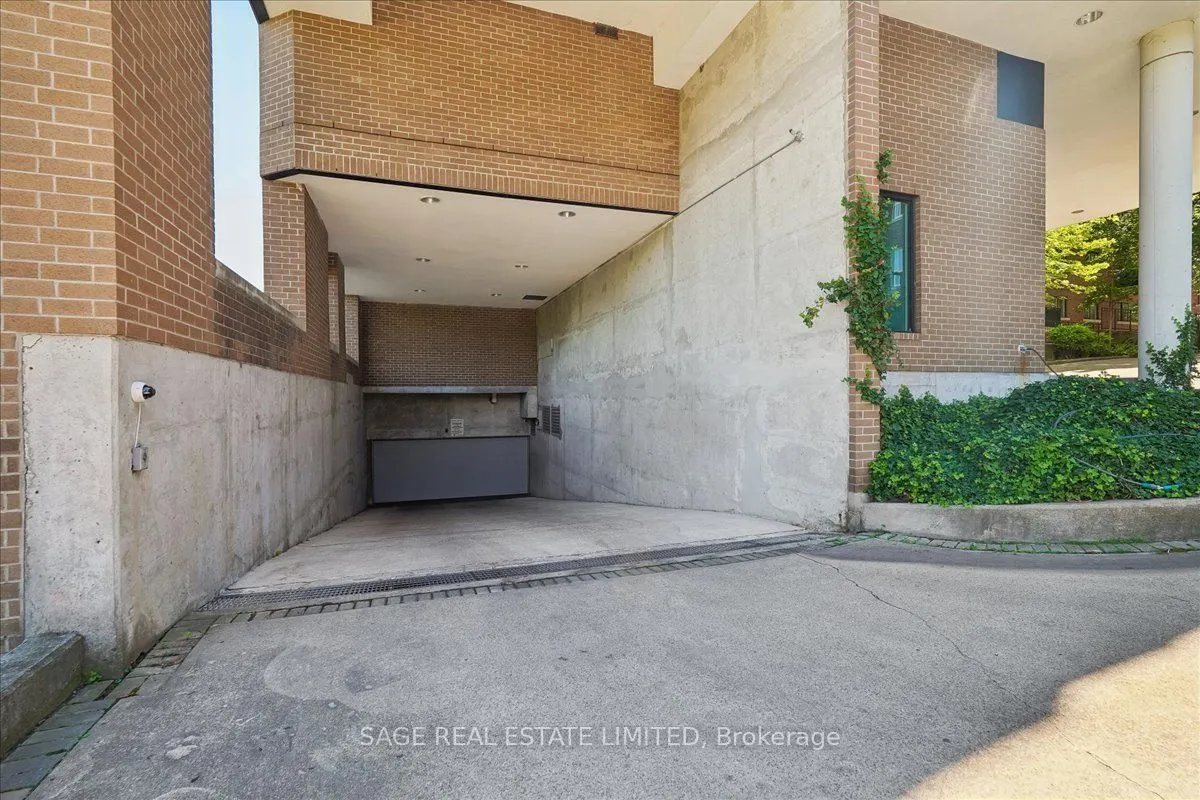 97 Lawton Boulevard #901