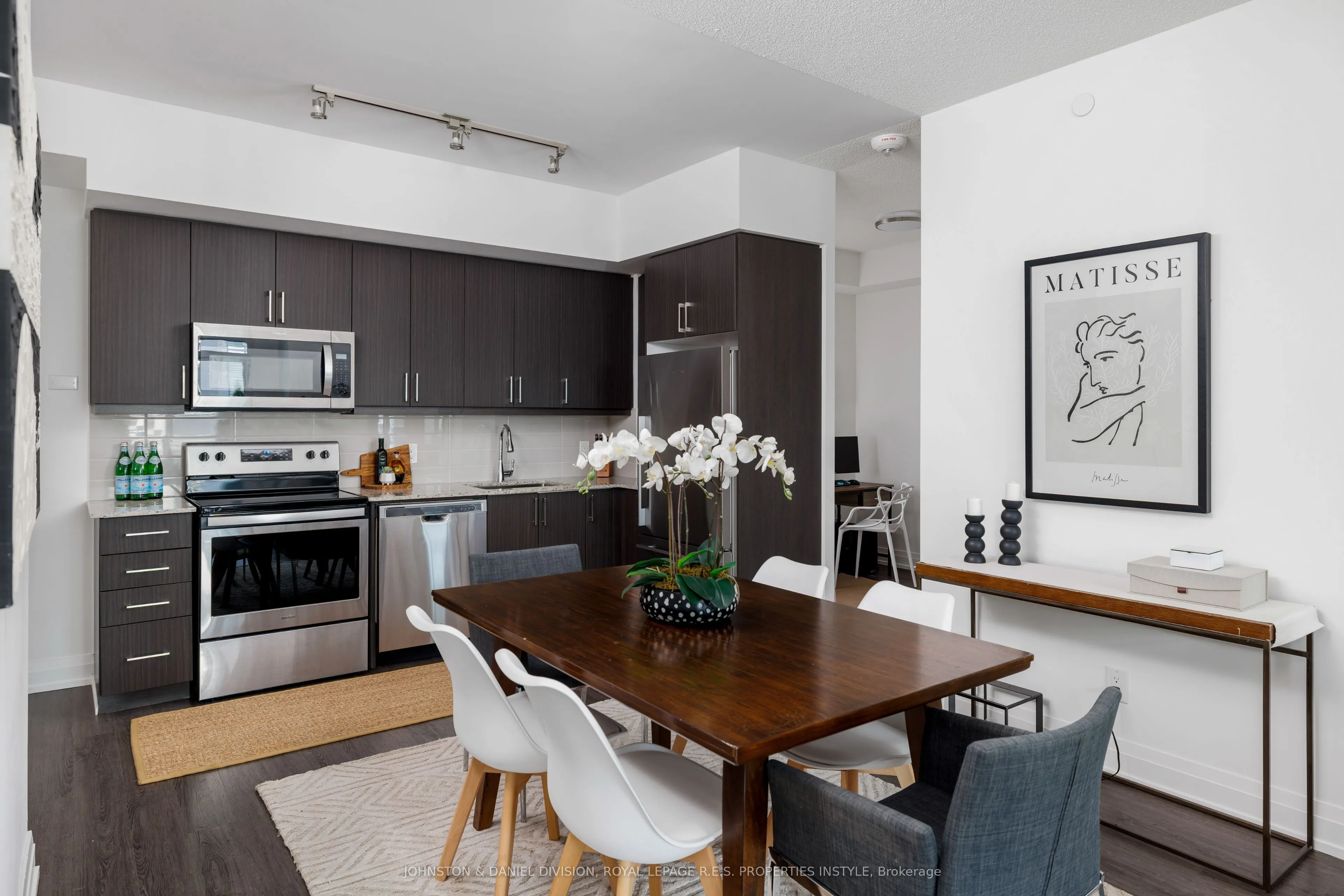 591 Sheppard Avenue E #327
