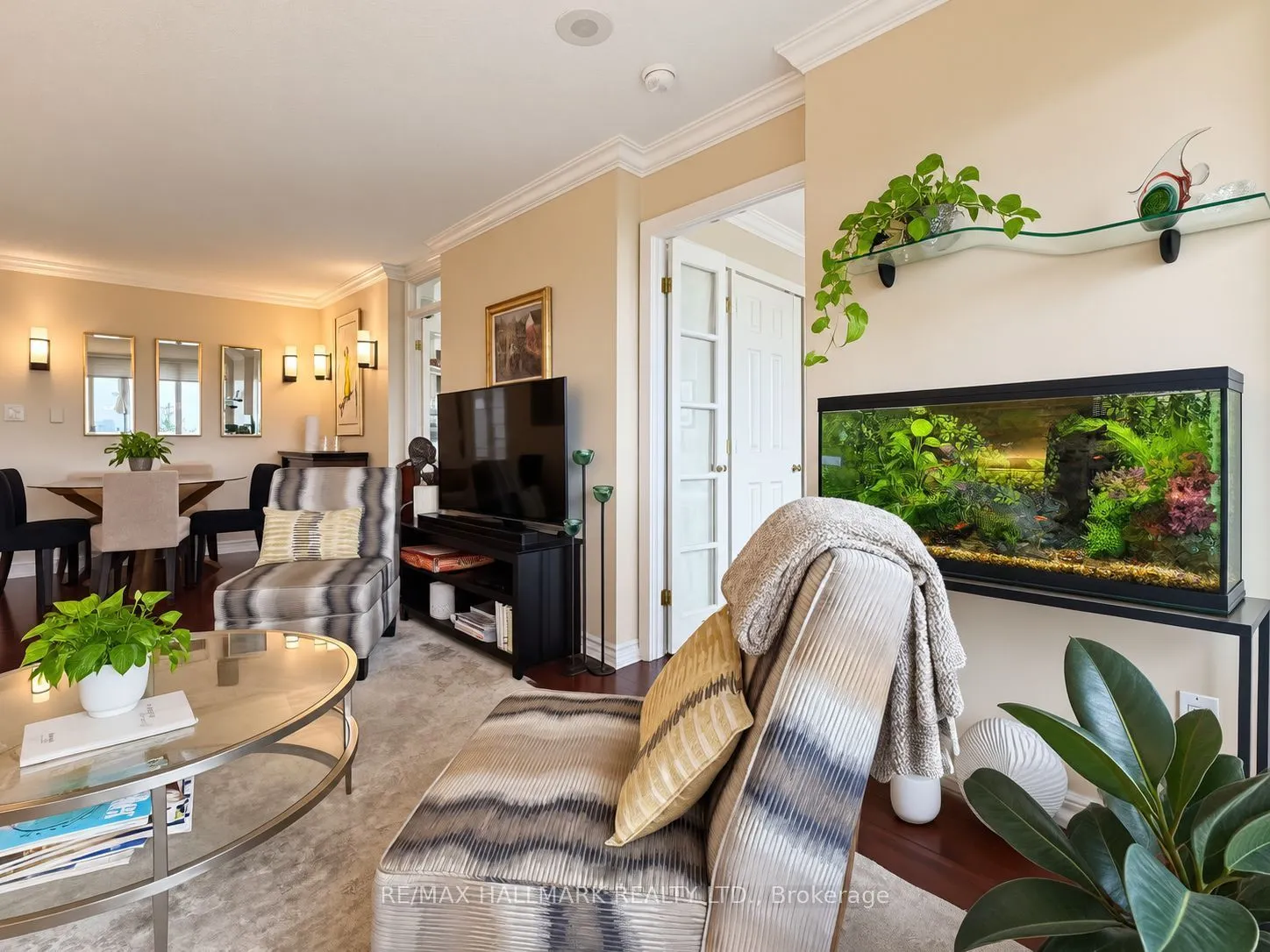 253 Merton Street #1006