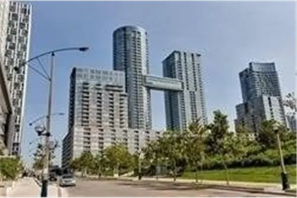151 Dan Leckie Way #717