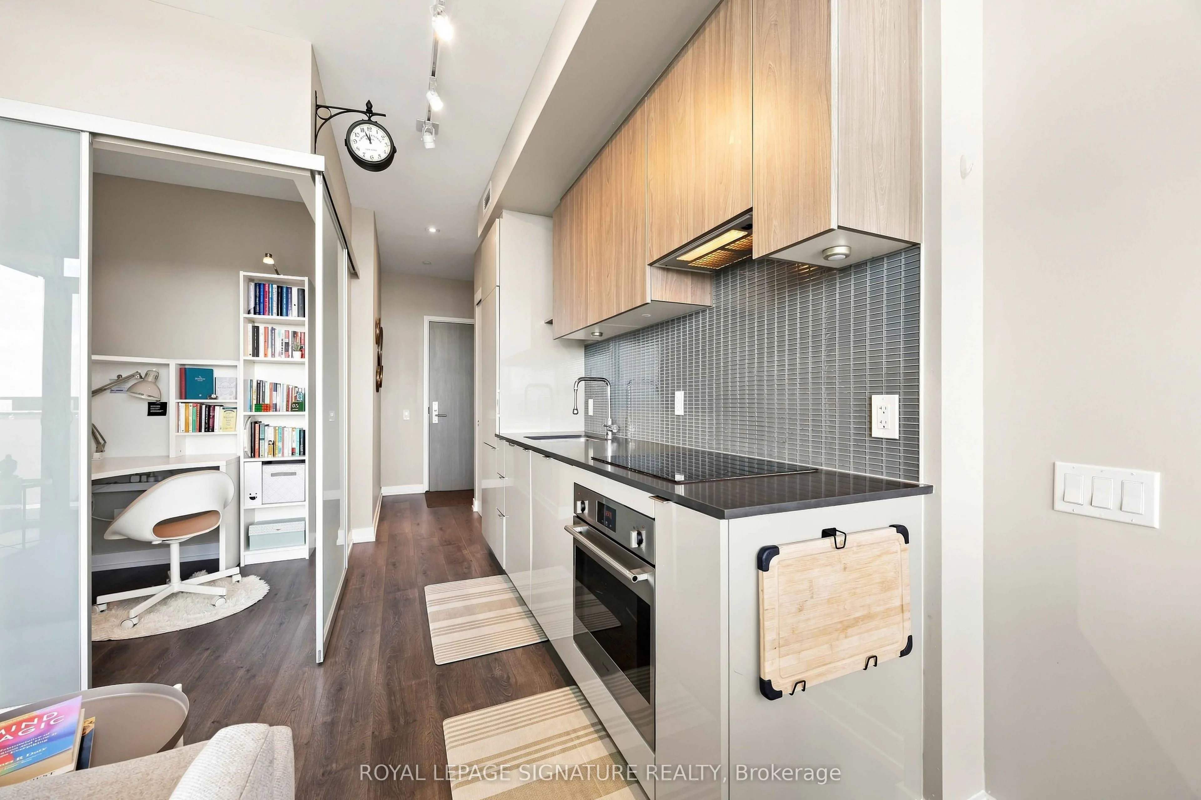161 Roehampton Avenue #4305
