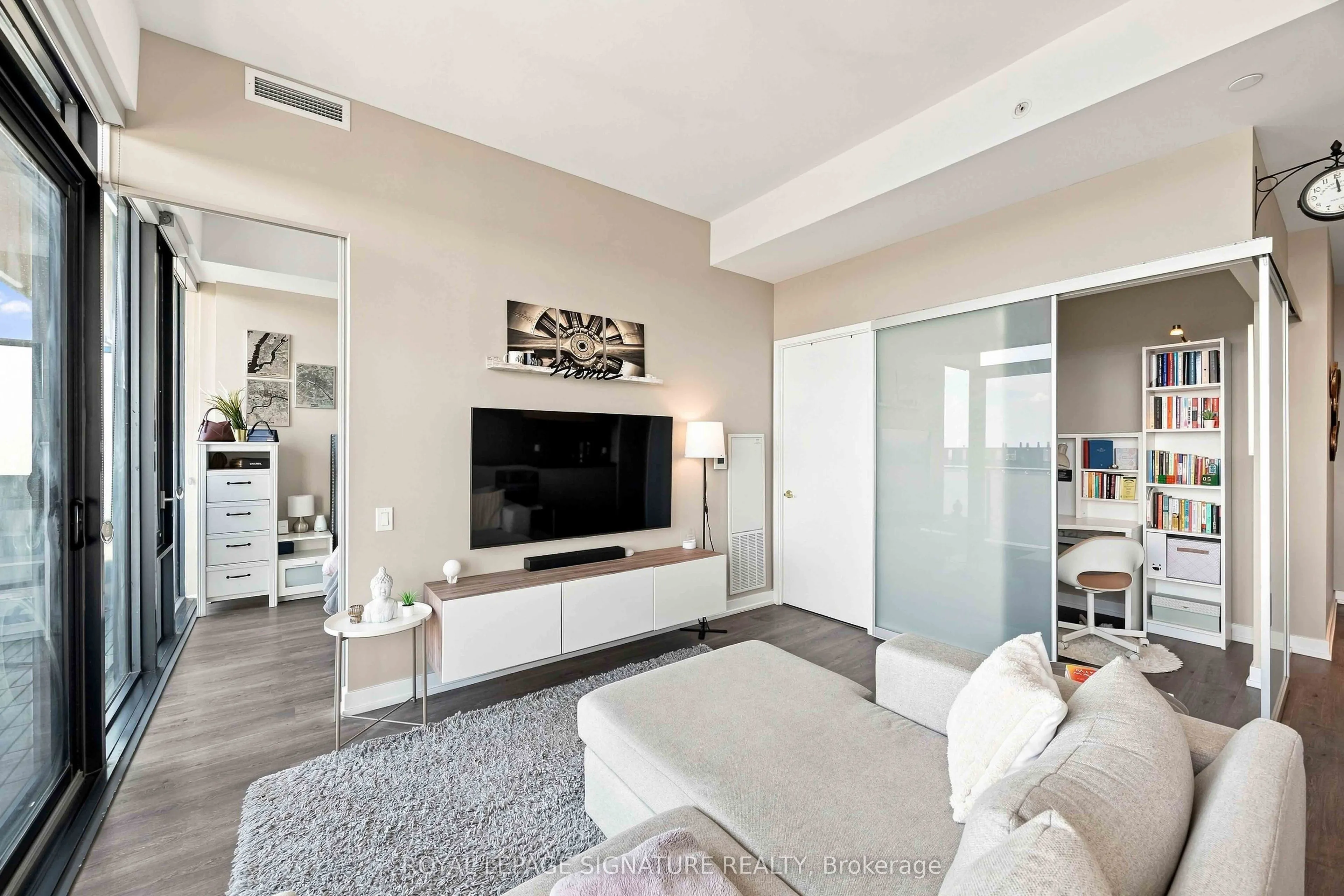 161 Roehampton Avenue #4305