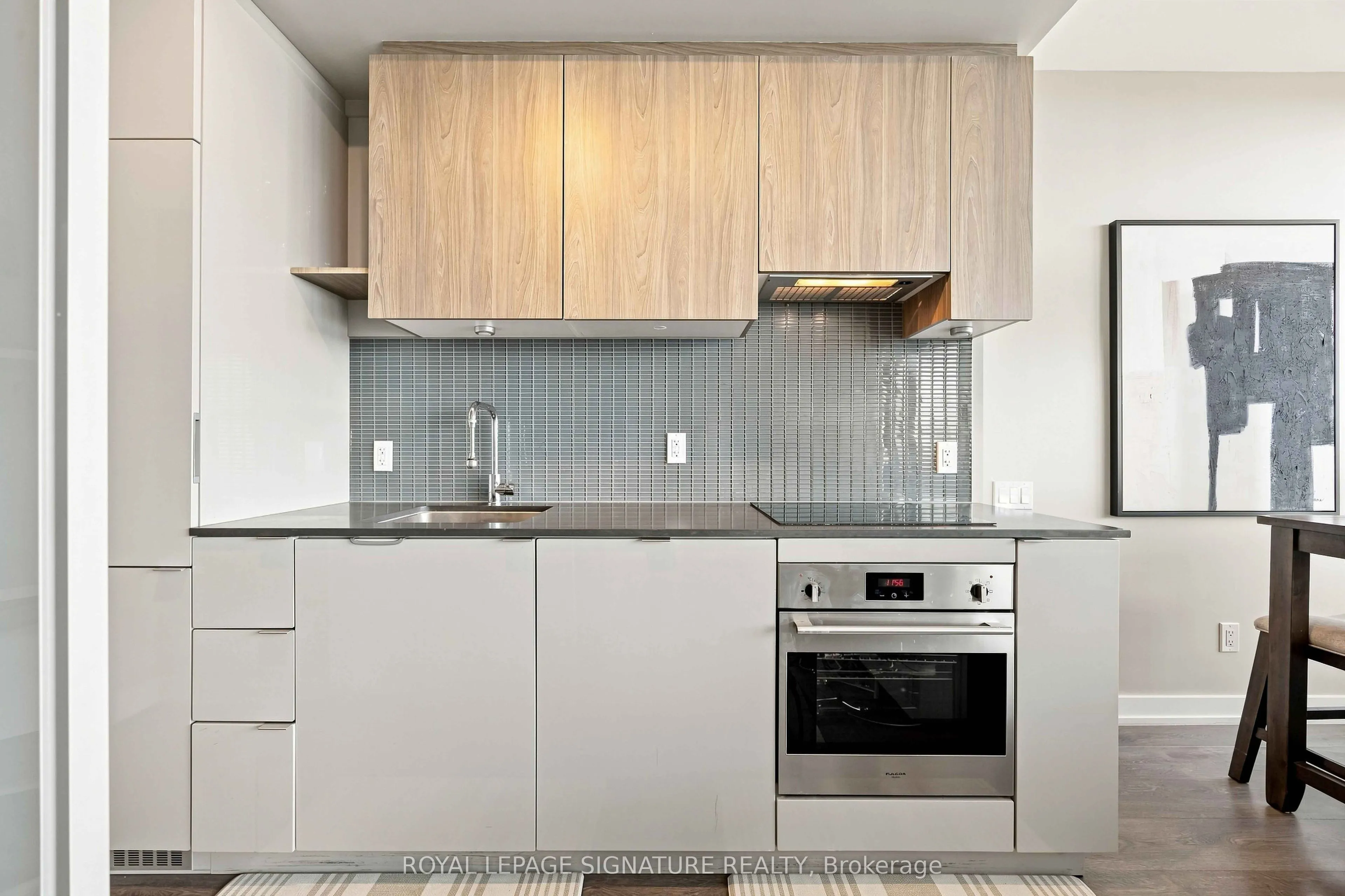161 Roehampton Avenue #4305