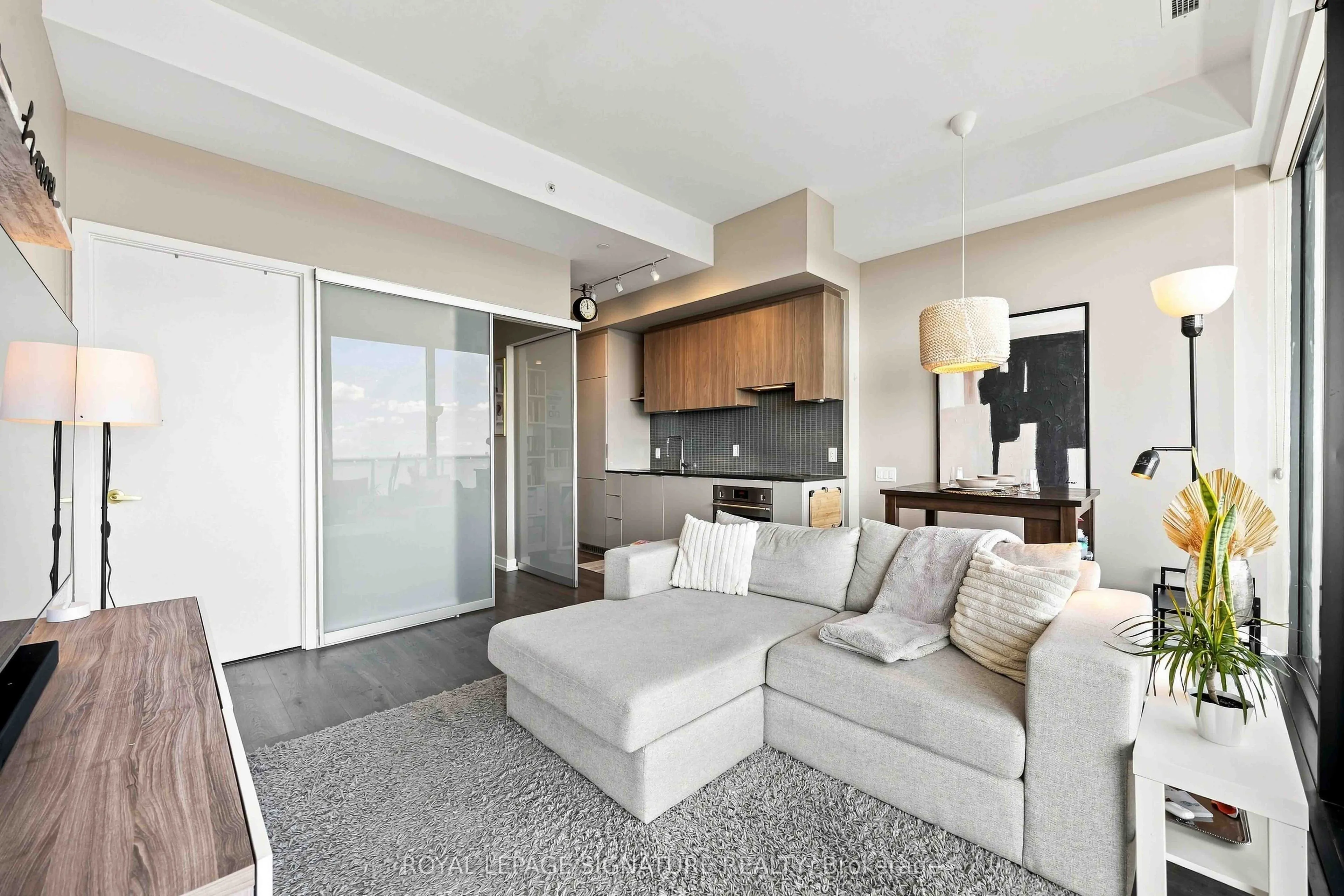 161 Roehampton Avenue #4305