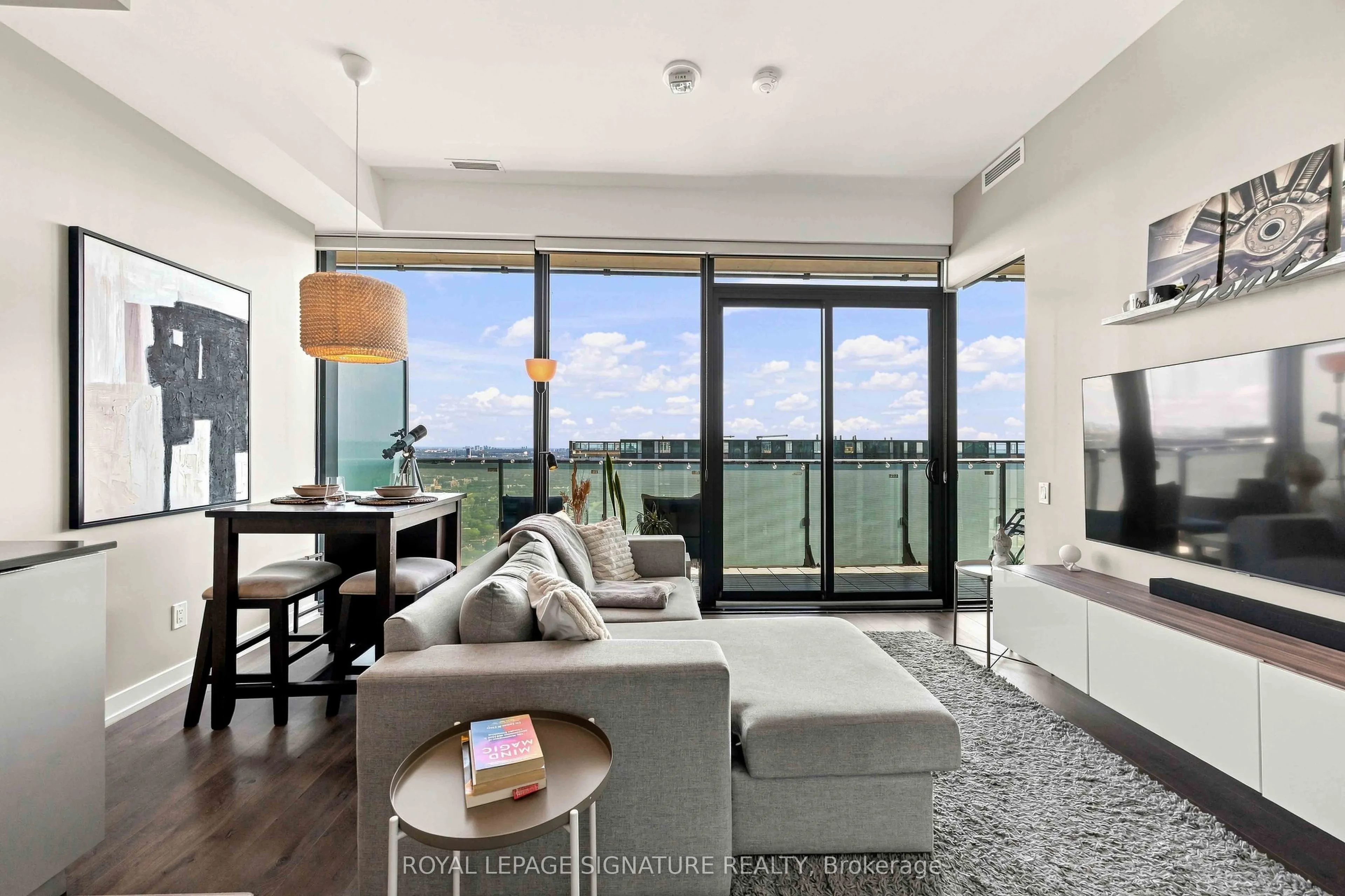 161 Roehampton Avenue #4305