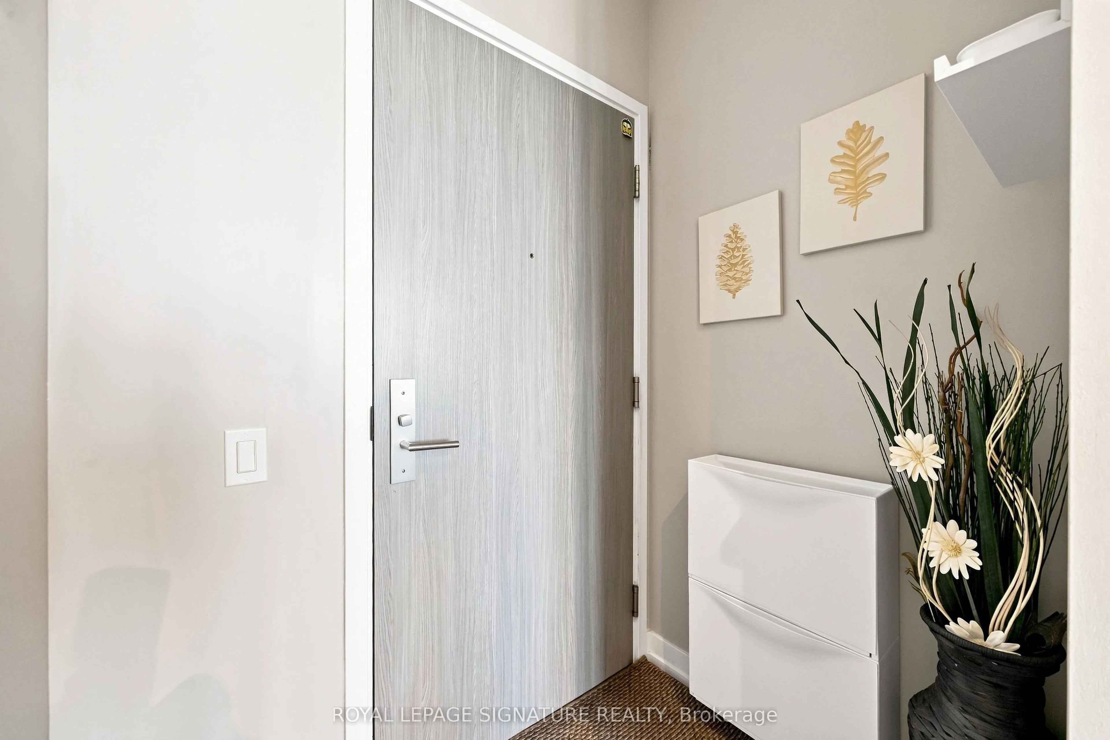 161 Roehampton Avenue #4305