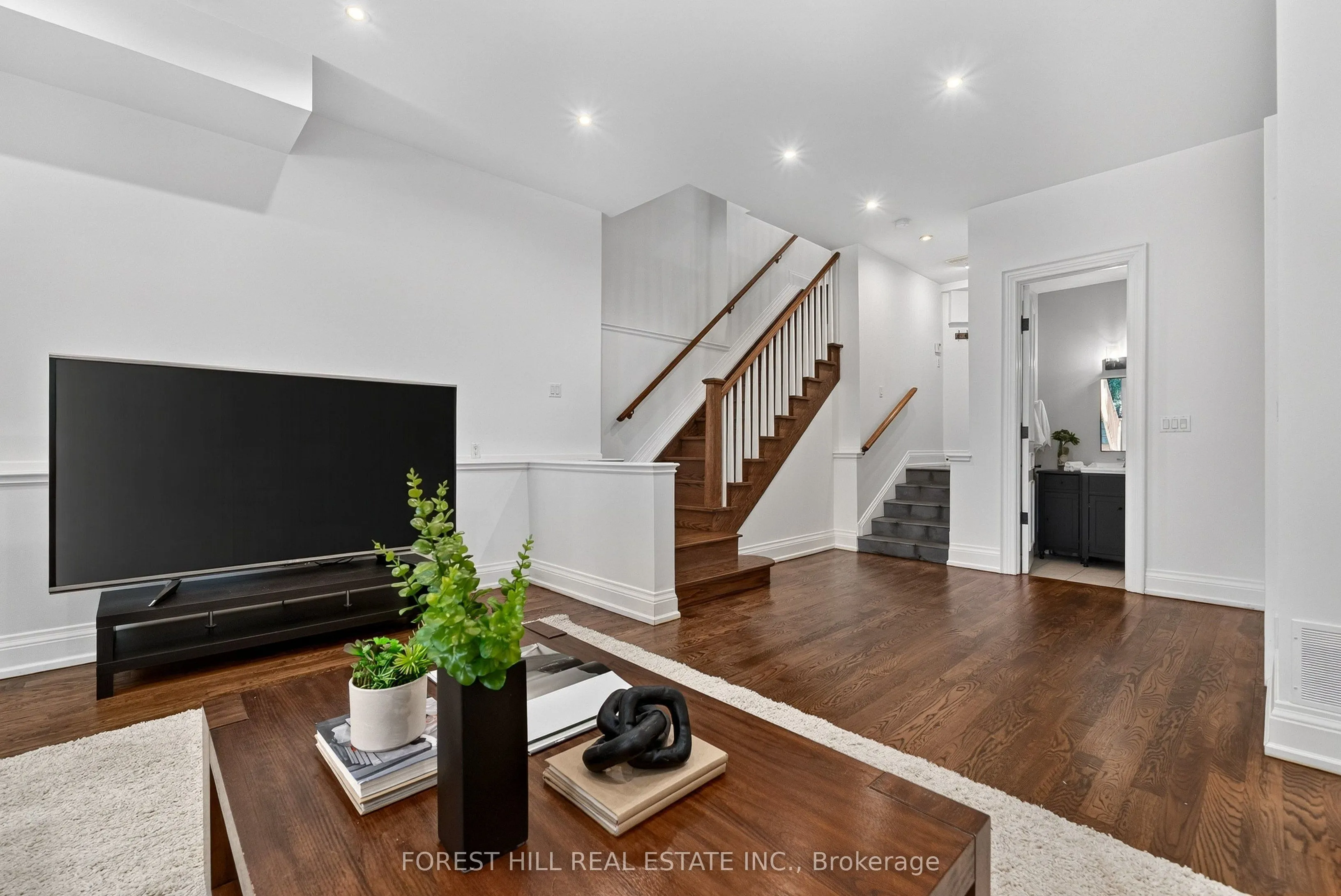 50 Bowood Avenue