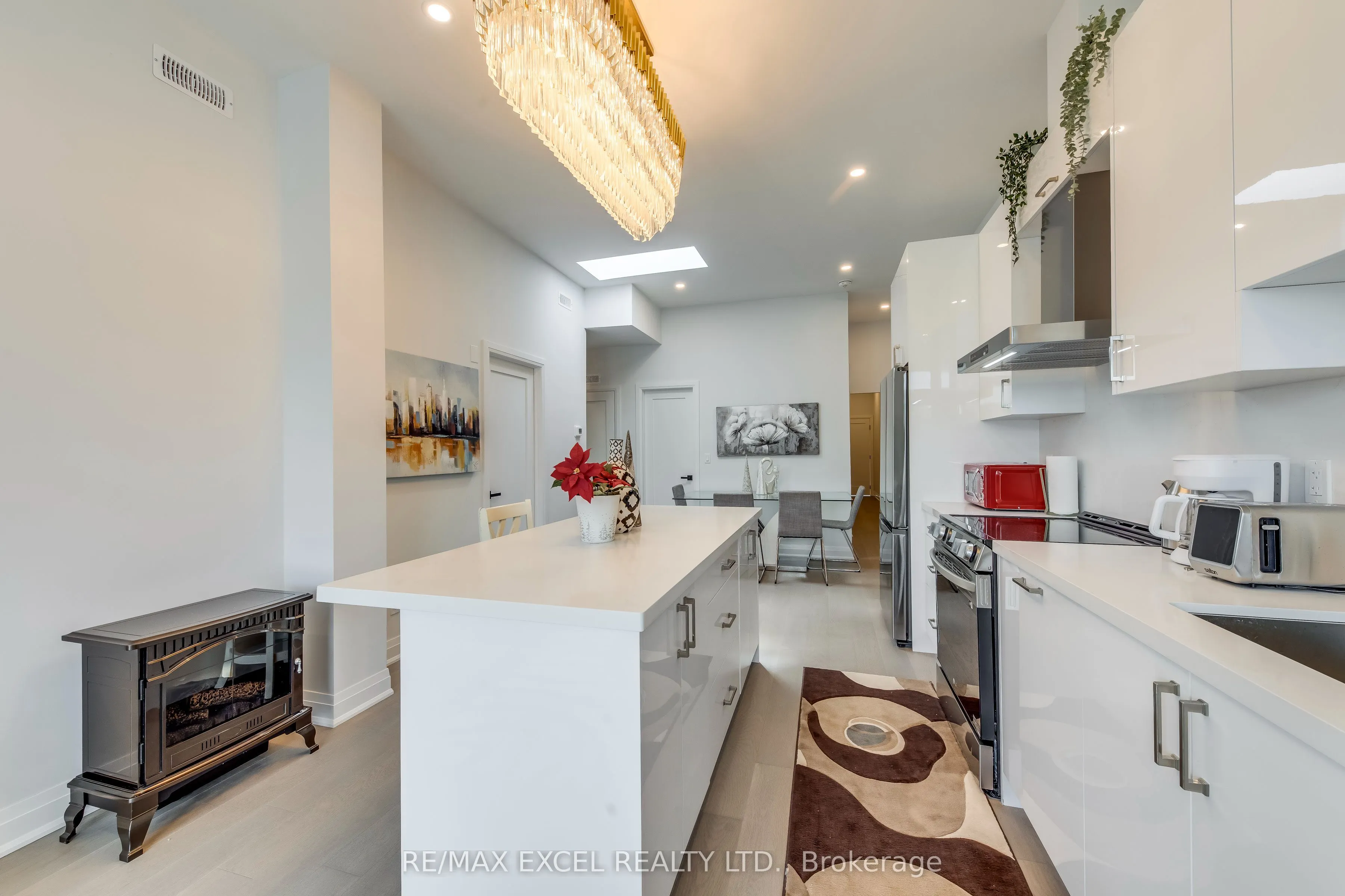 923 COLLEGE Street #UNIT D