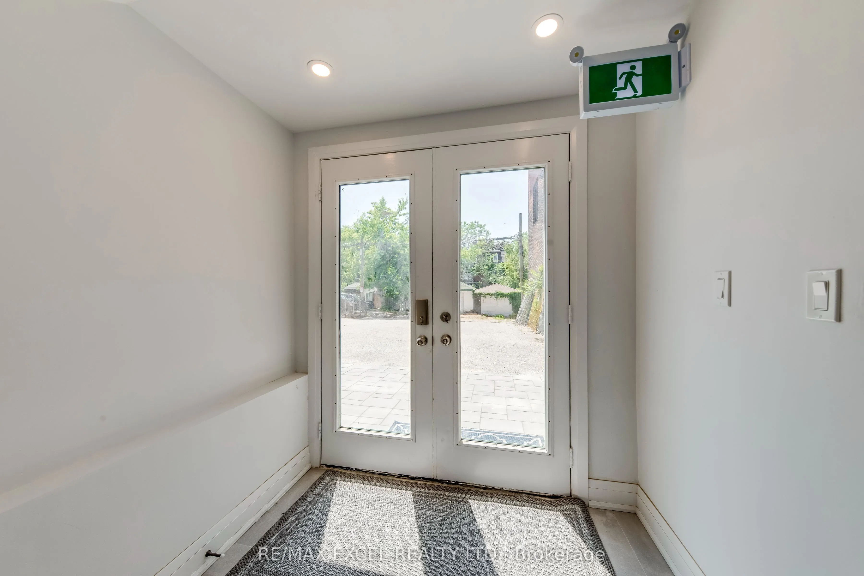 923 COLLEGE Street #UNIT D