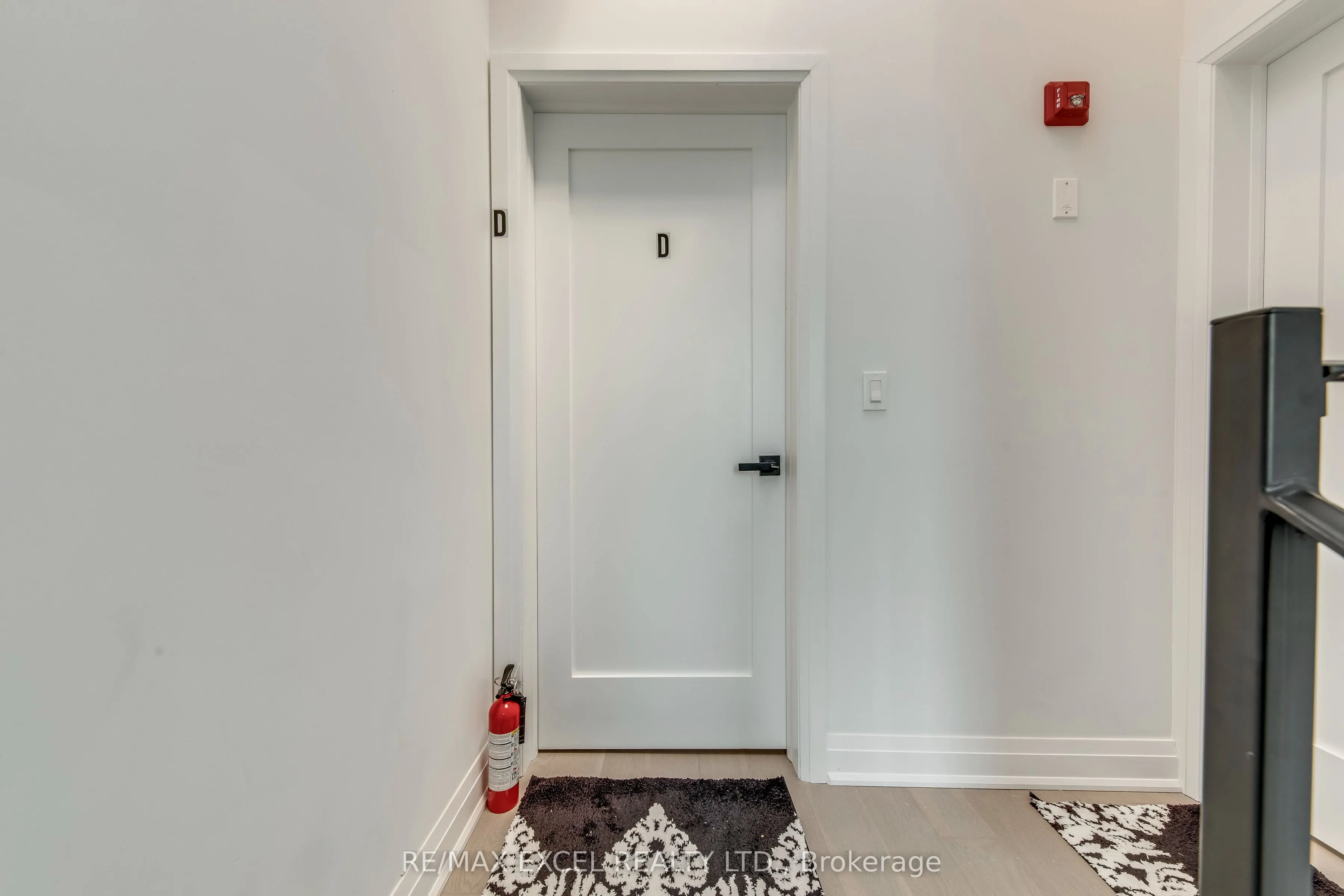 923 COLLEGE Street #UNIT D