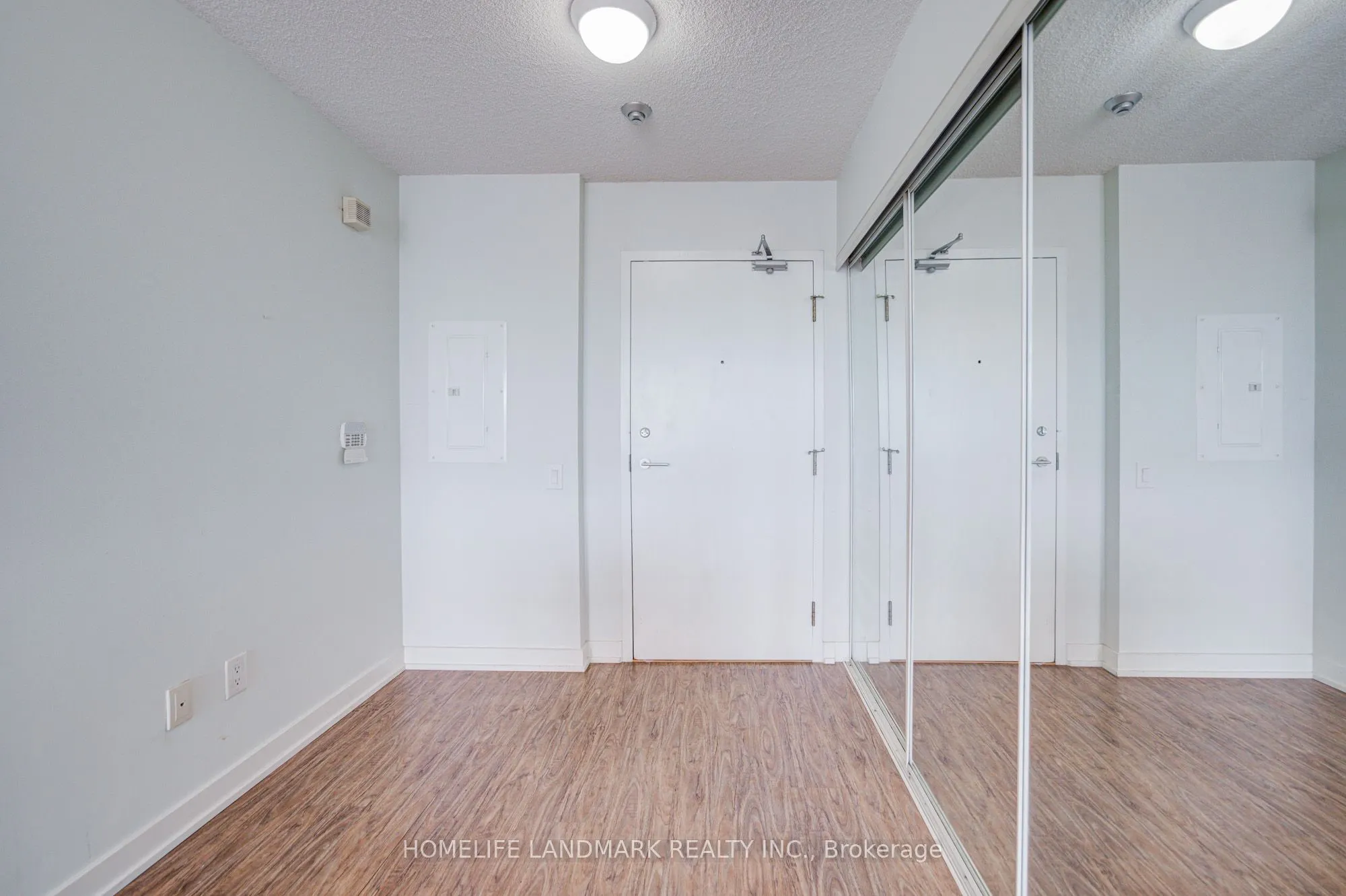 15 Singer Court #305