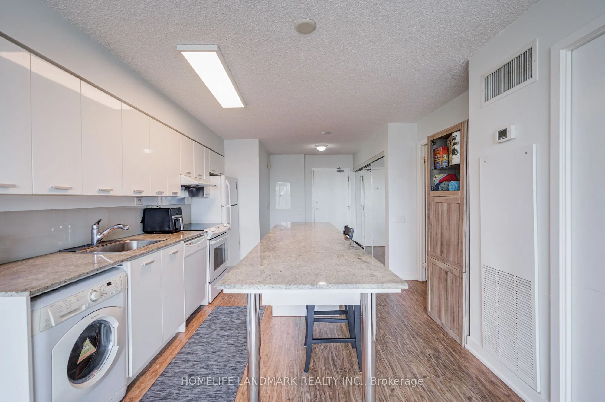15 Singer Court #305
