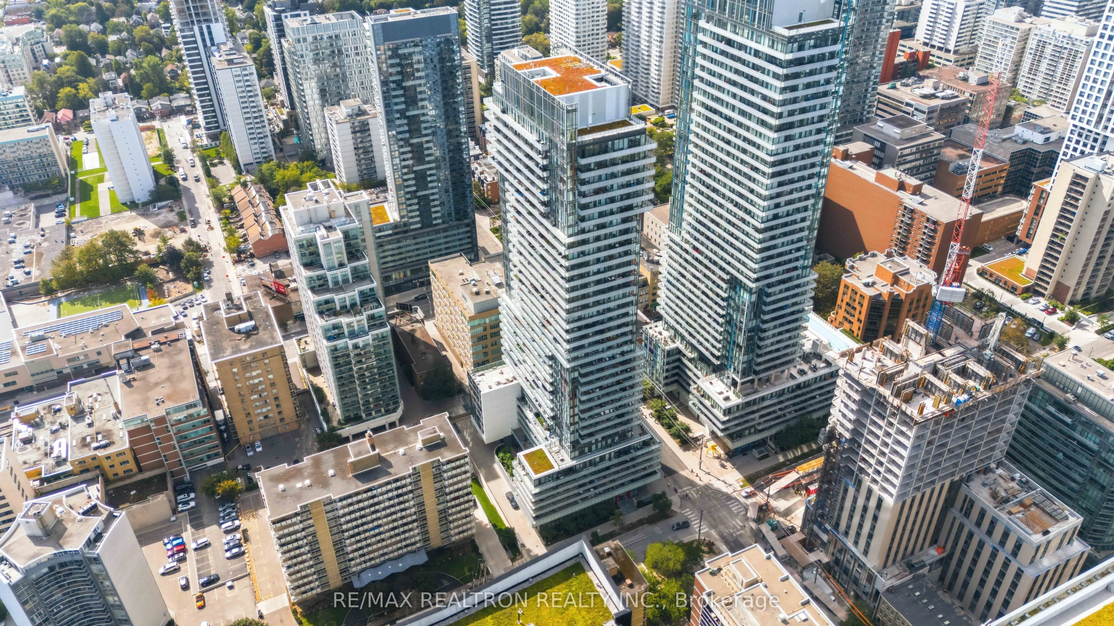 185 Roehampton Avenue #510