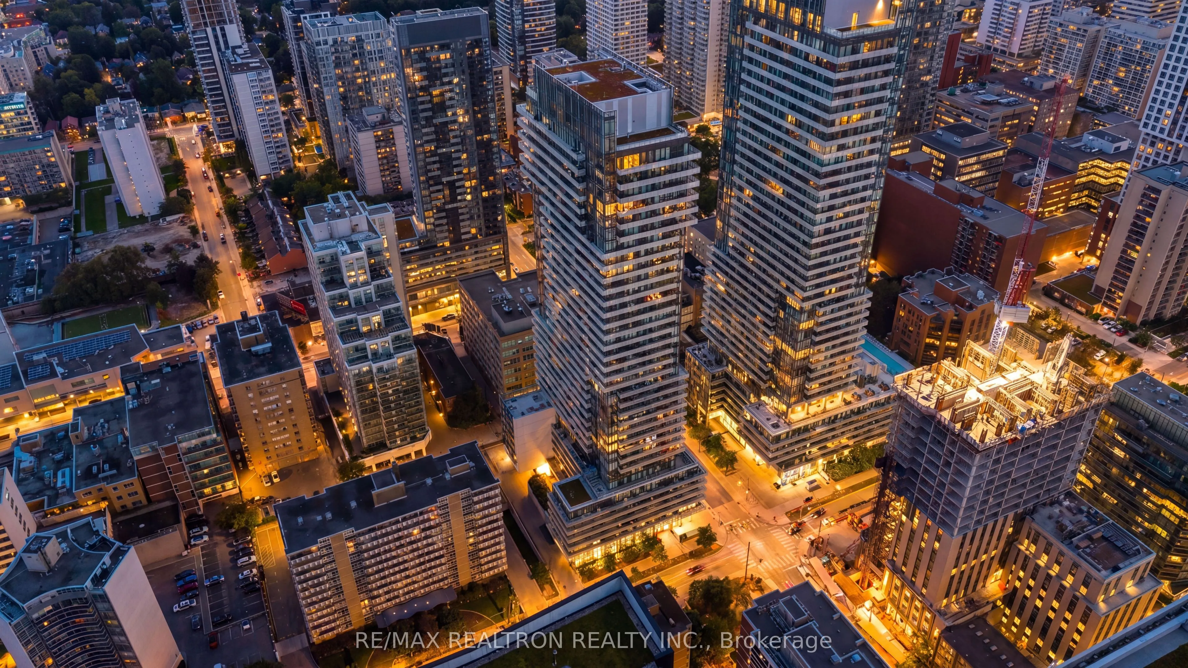 185 Roehampton Avenue #510