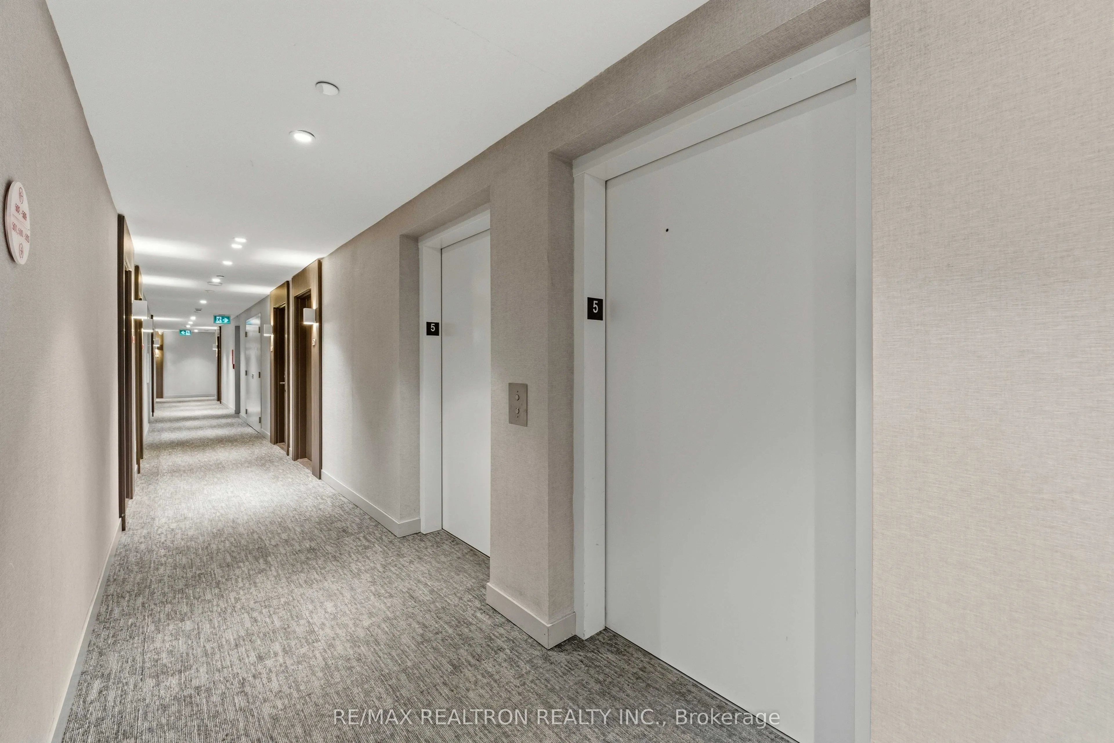 185 Roehampton Avenue #510
