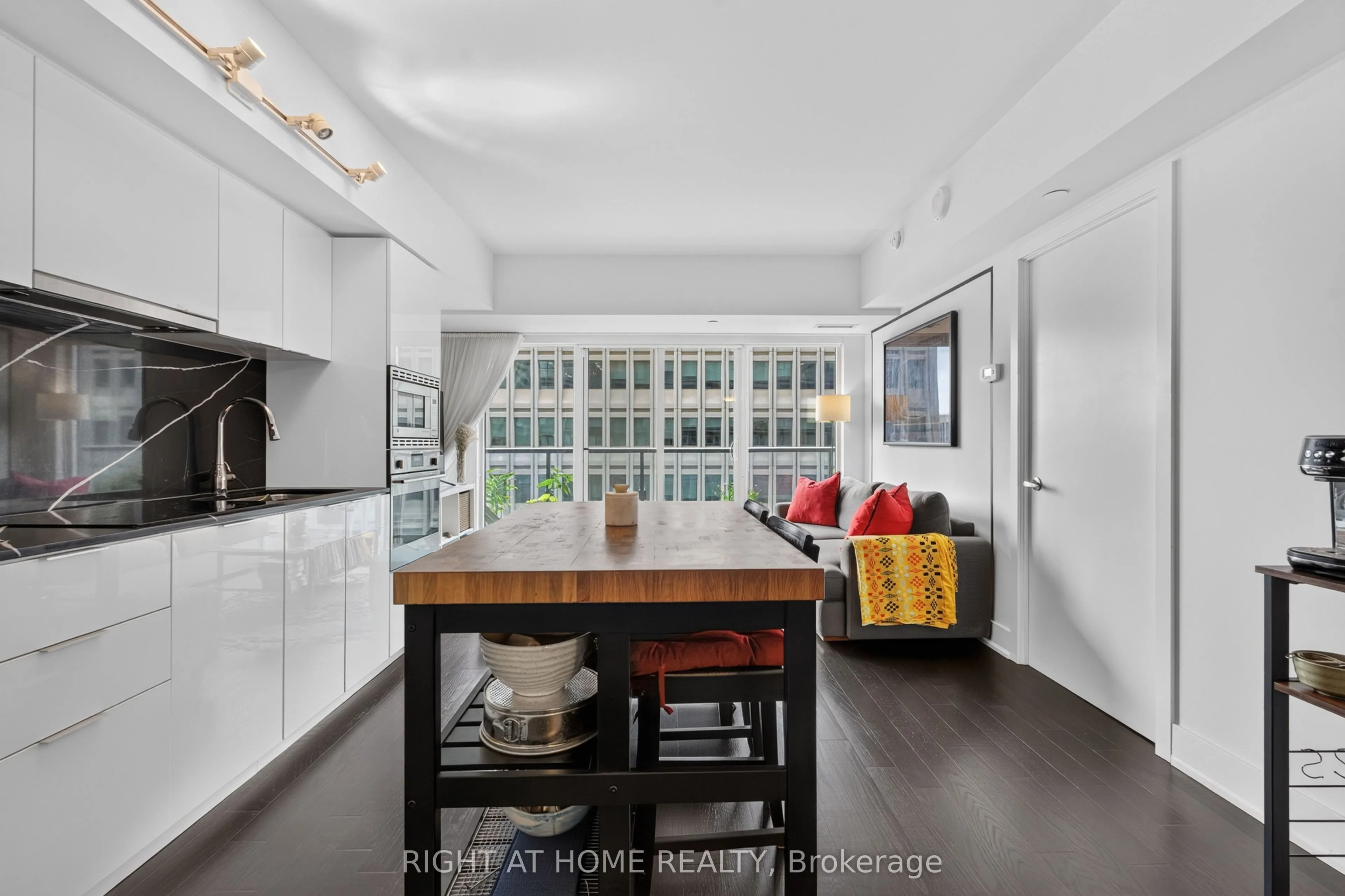 955 BAY Street #1809