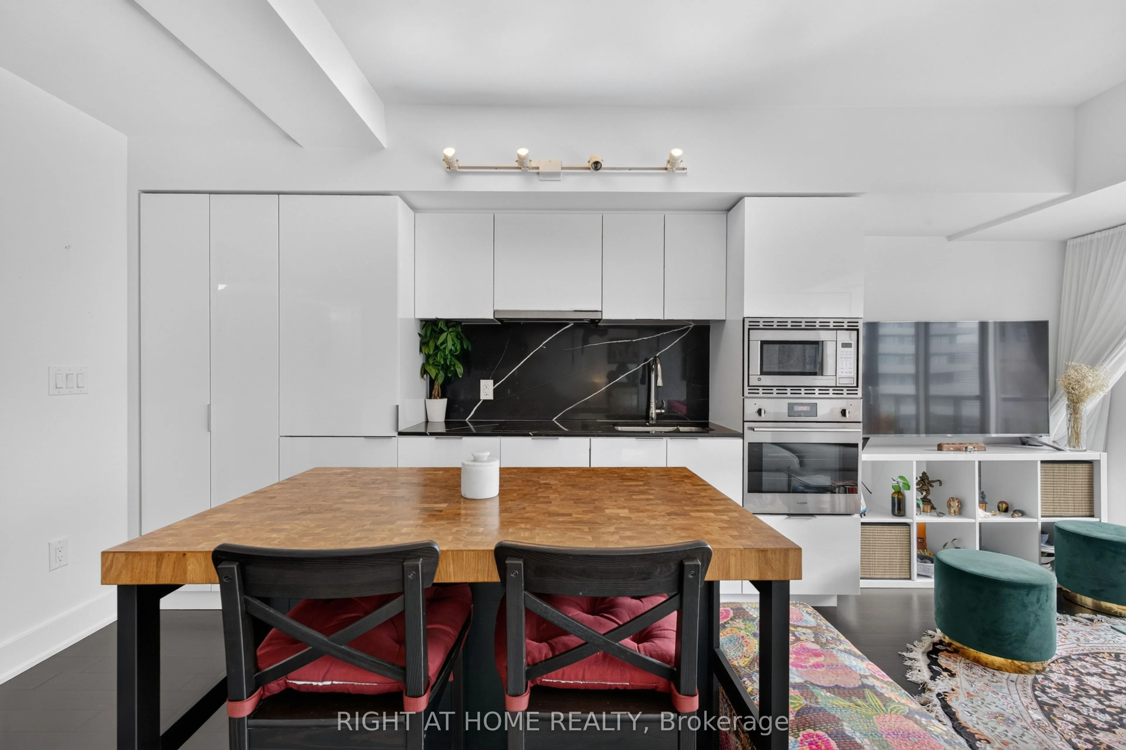 955 BAY Street #1809