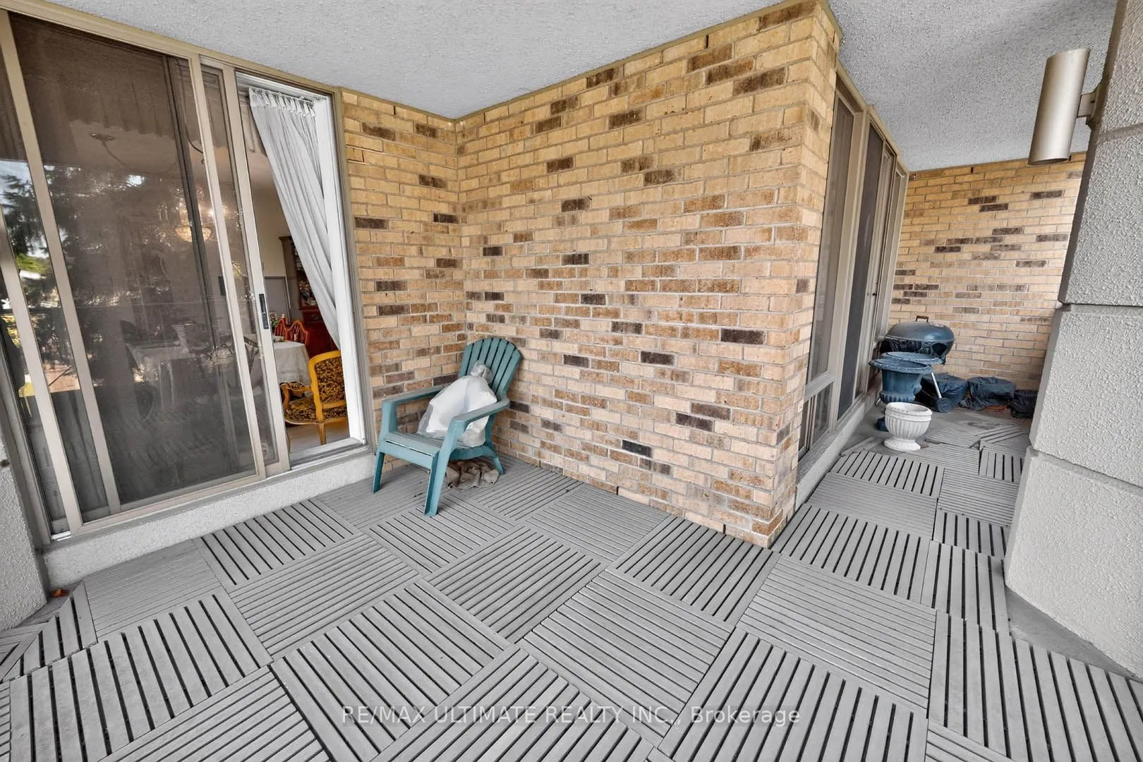 215 The Donway W #218