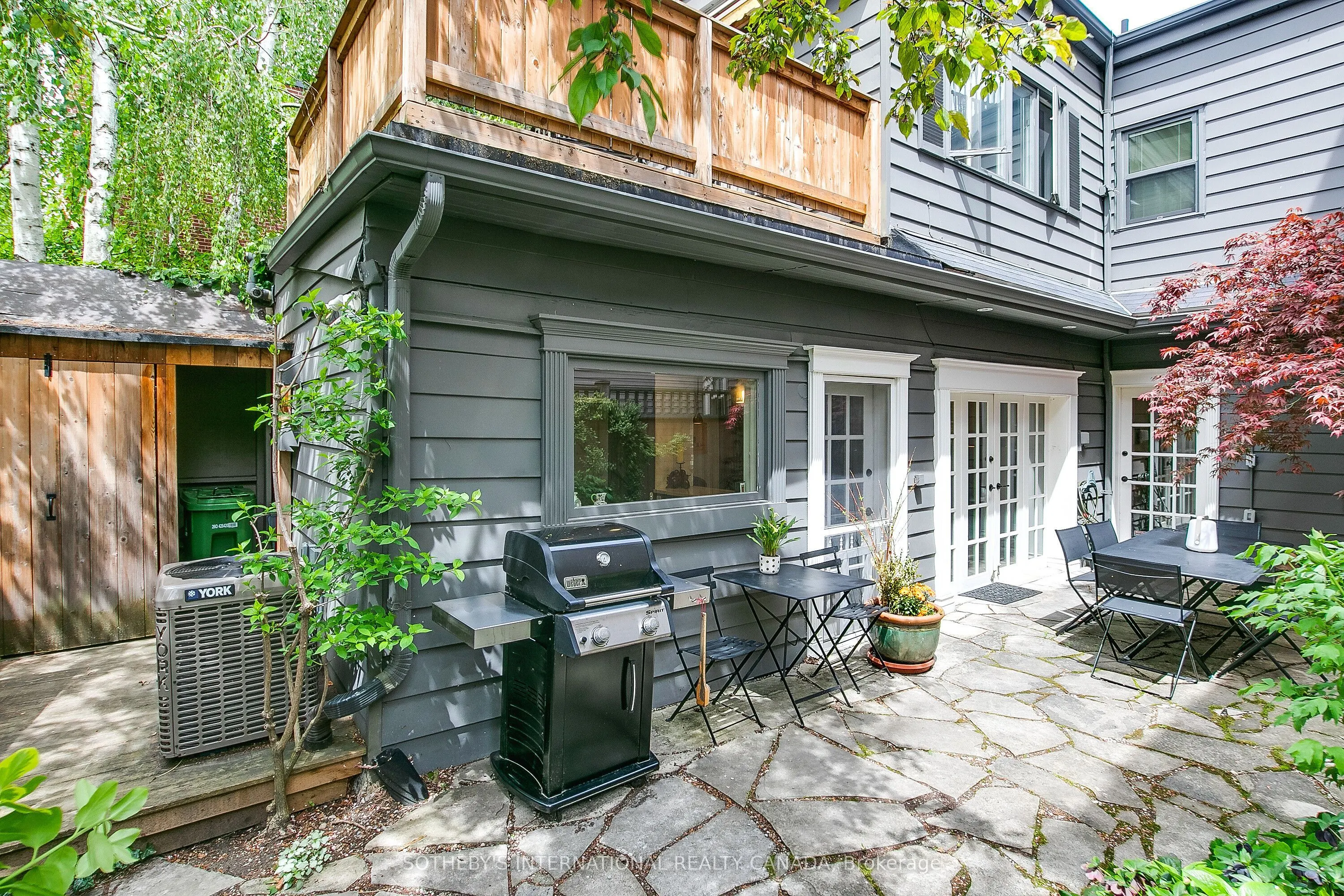 6 Bowman Street