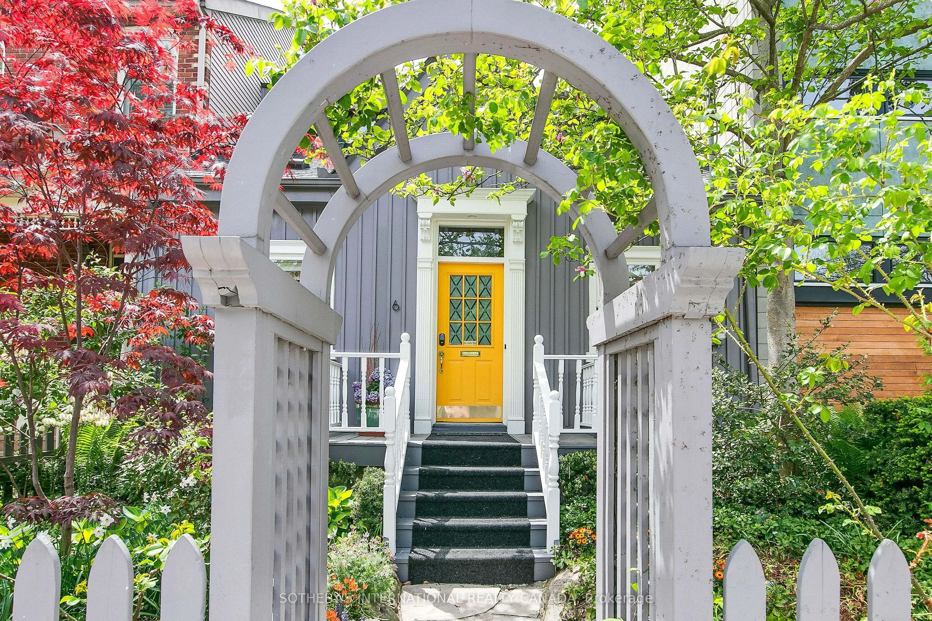 6 Bowman Street