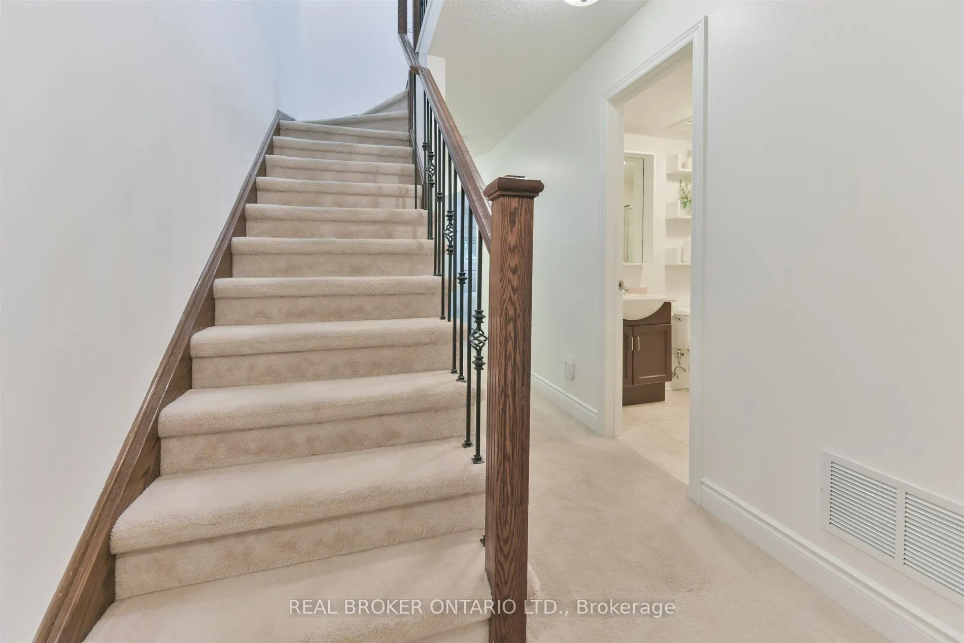 70 Byng Avenue #24