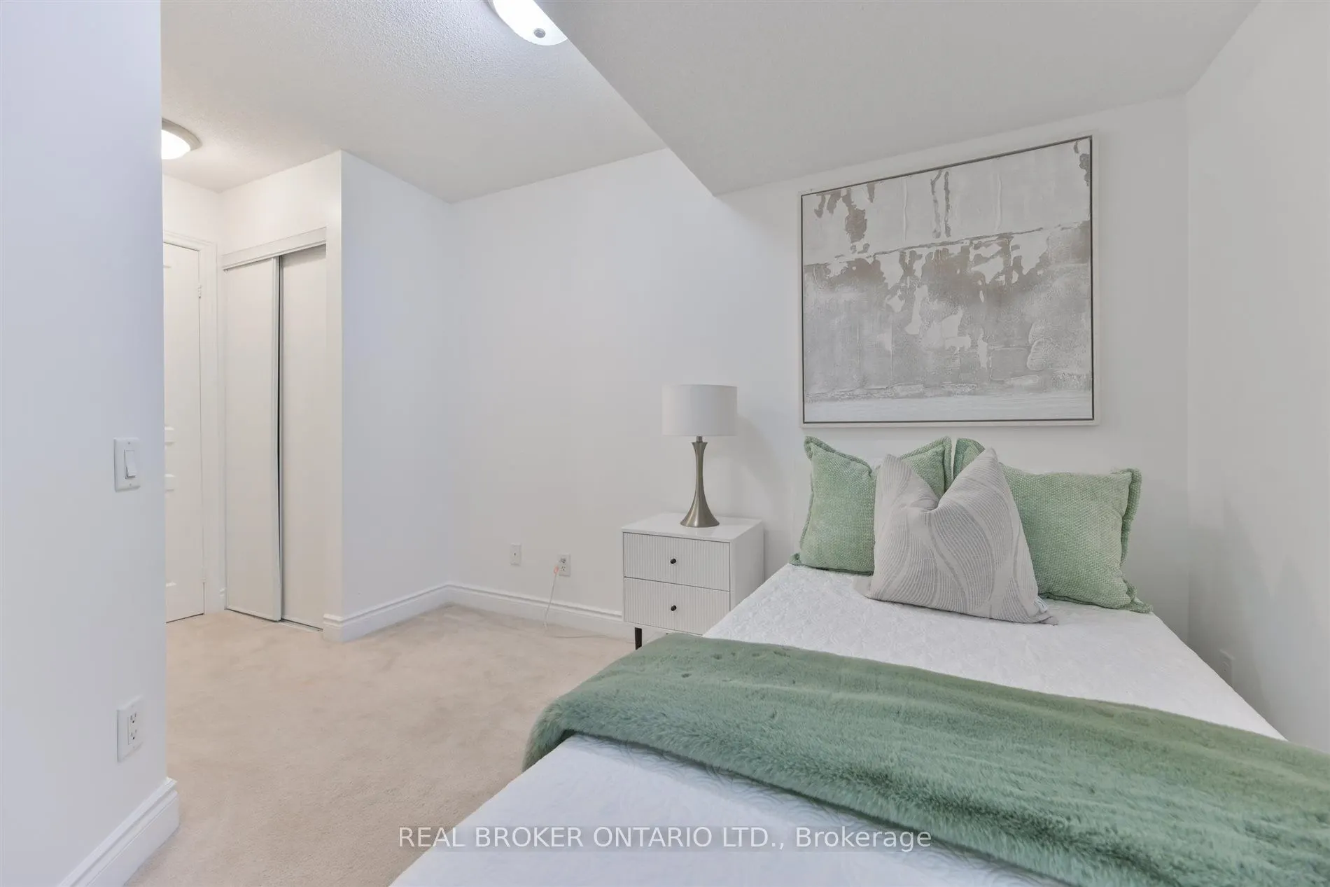 70 Byng Avenue #24