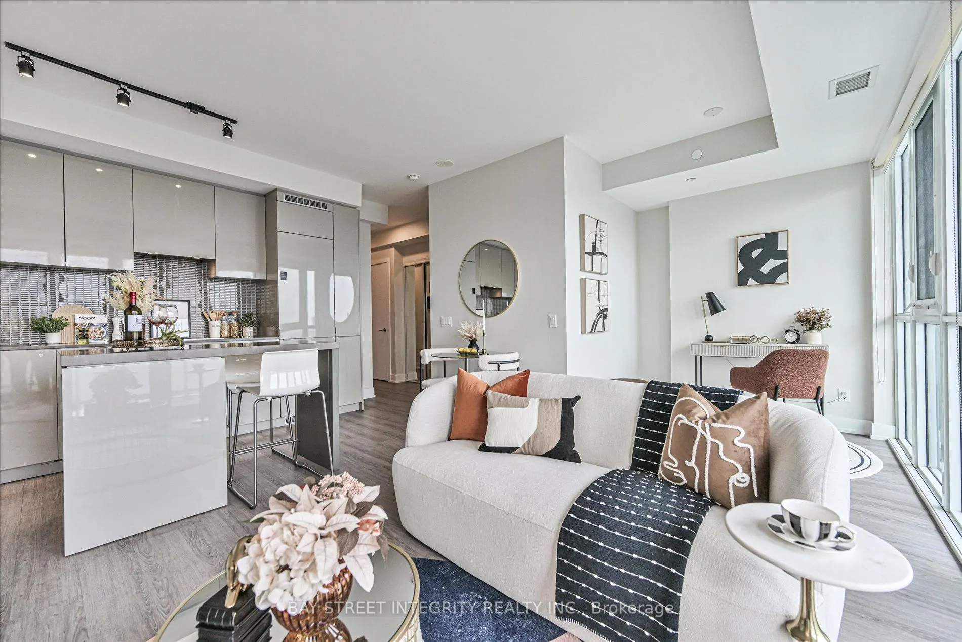 7 Grenville Street #3807