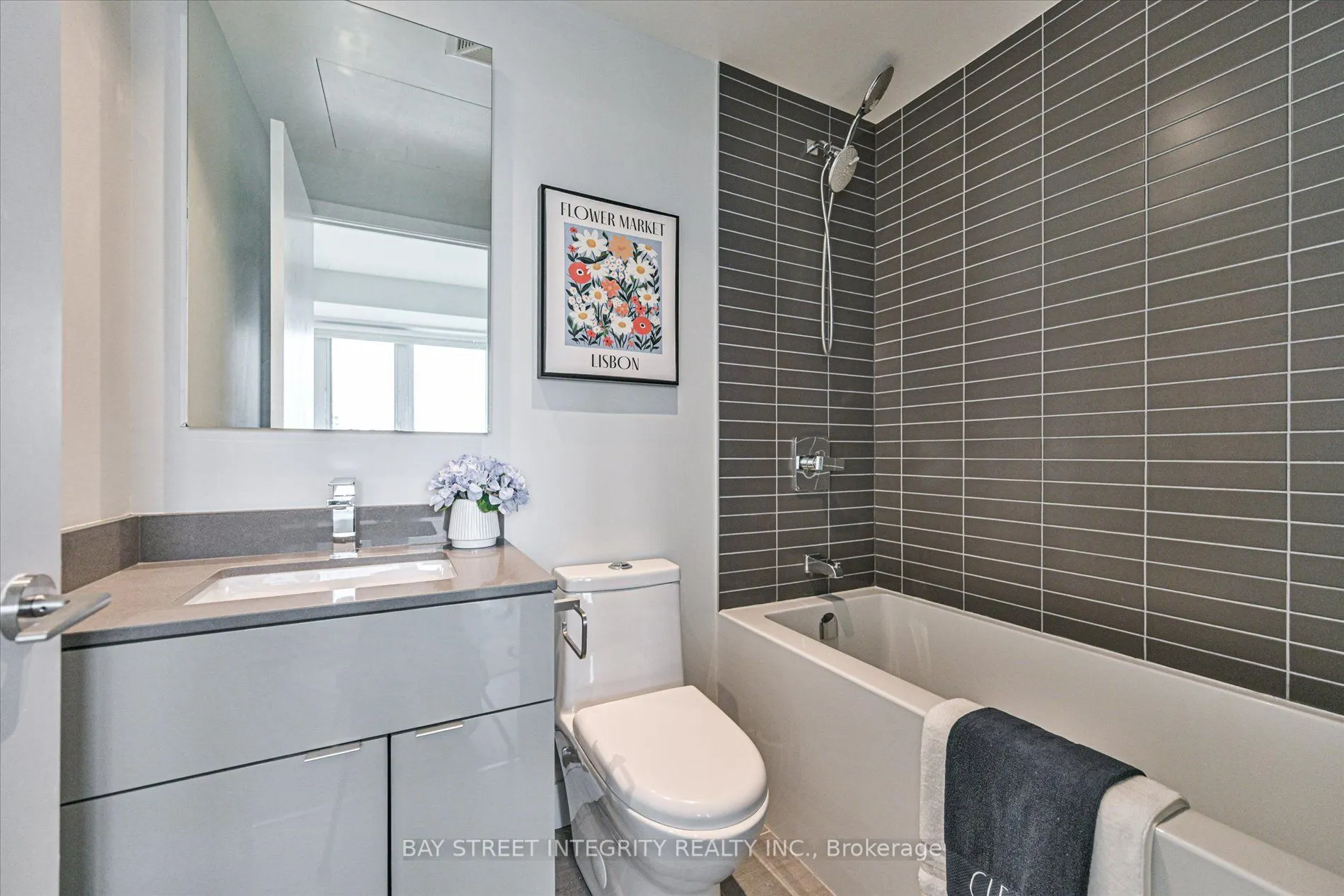 7 Grenville Street #3807