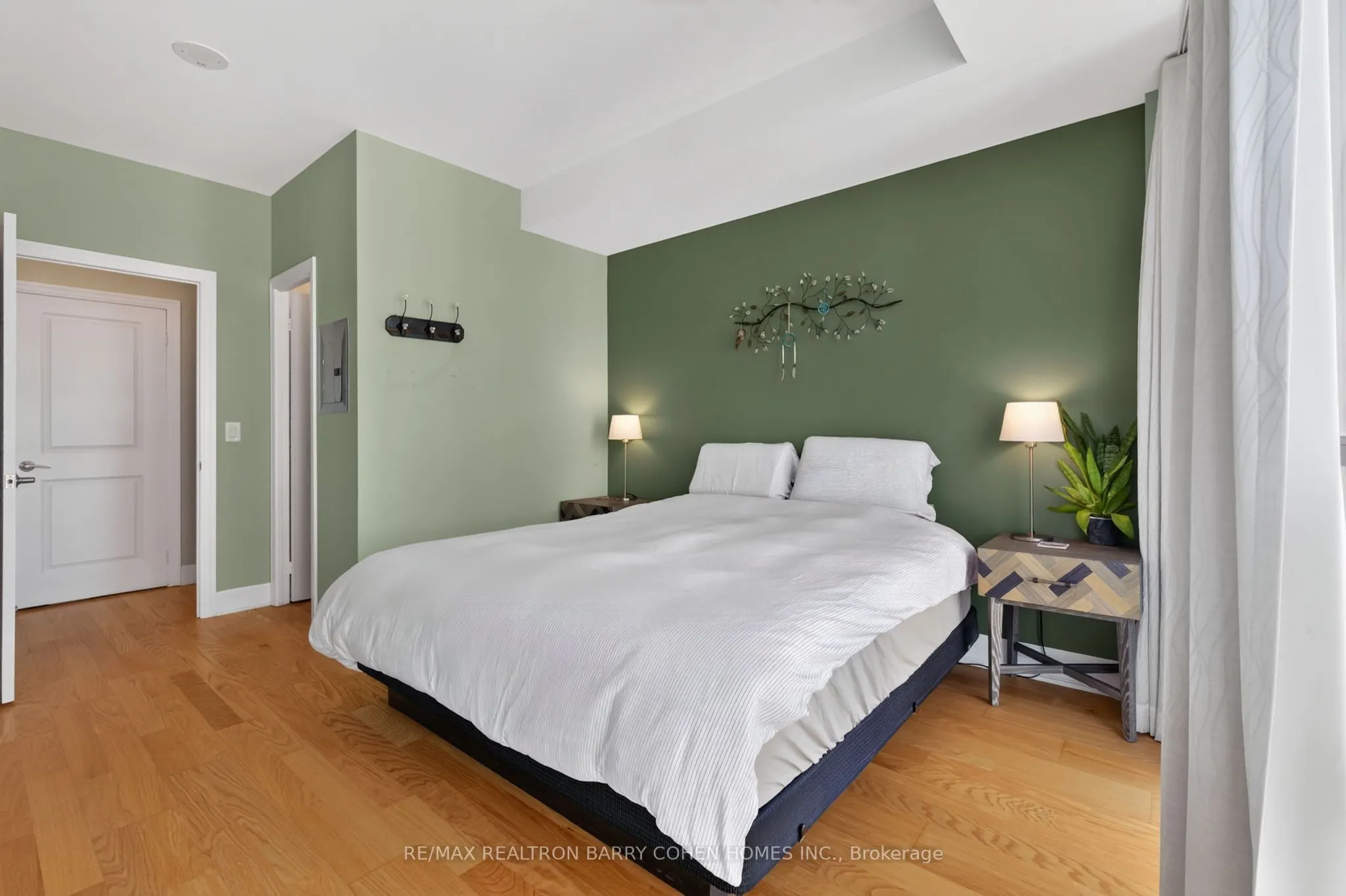 500 St Clair Avenue W #1404