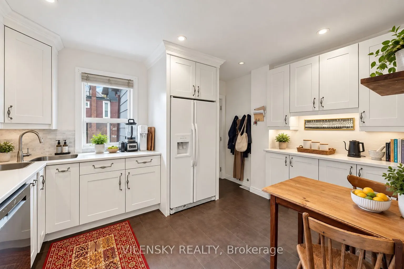 41 Lakeview Avenue