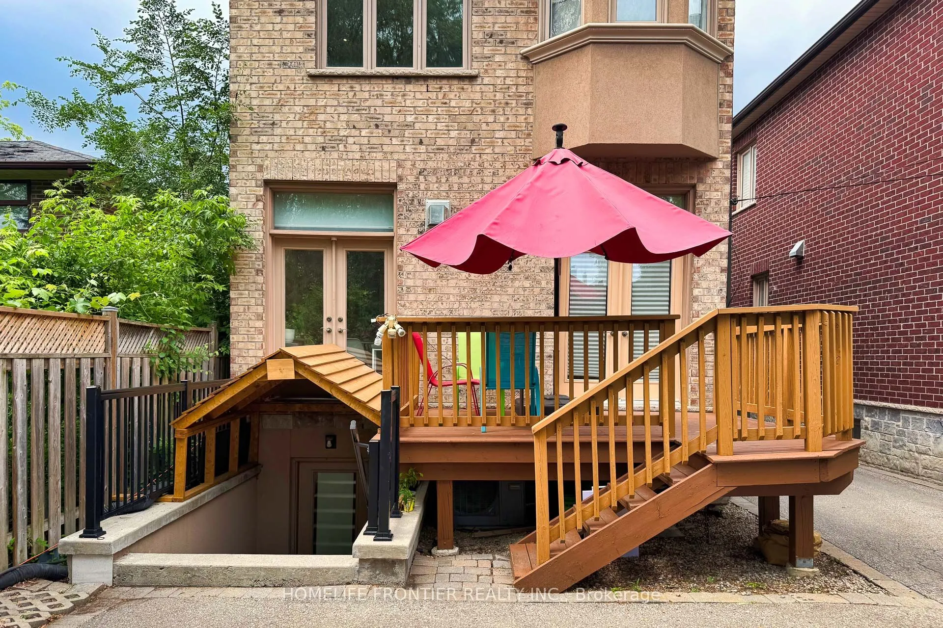 183 Finch Avenue E