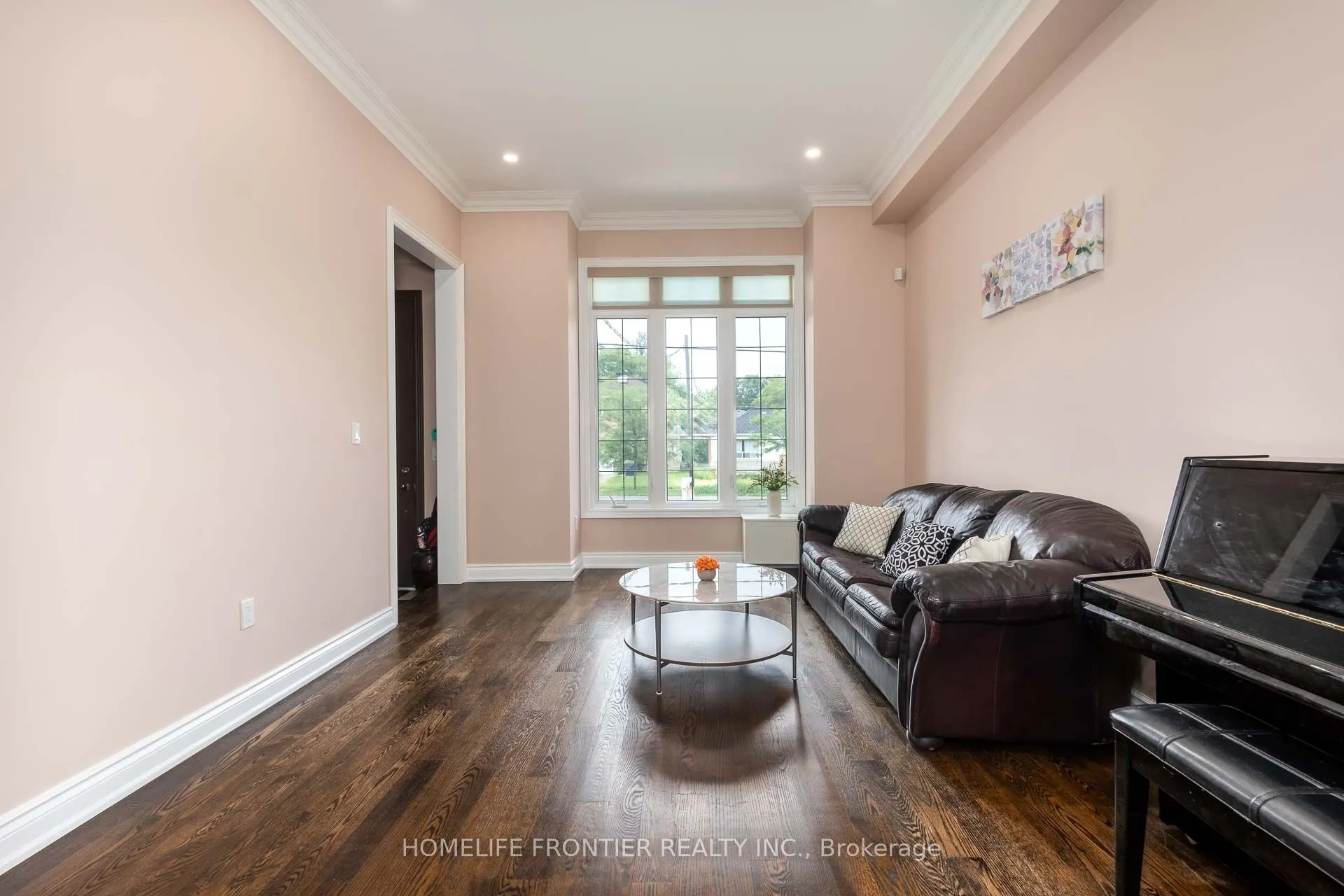 183 Finch Avenue E