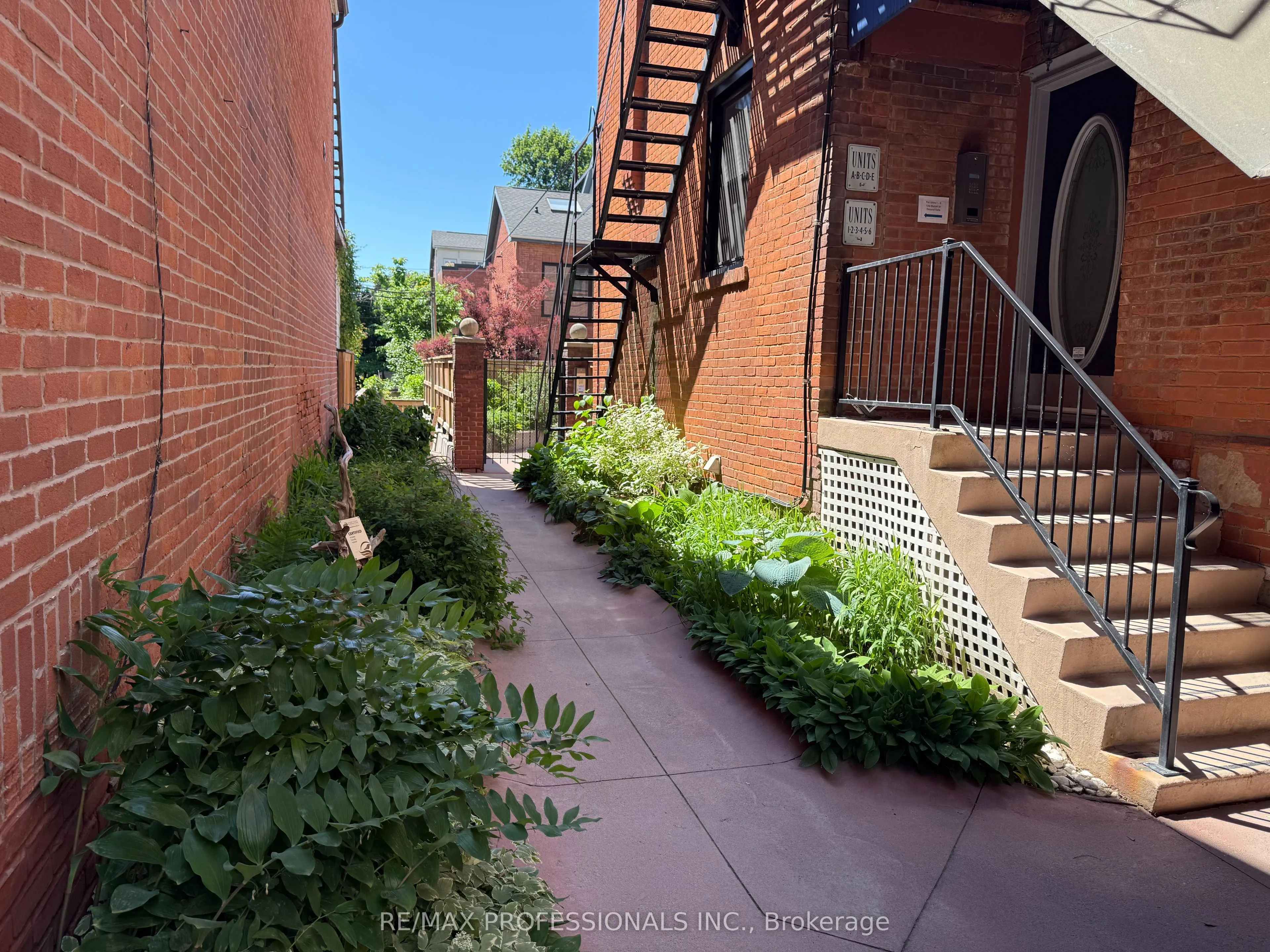 253 Wellesley Street E #C