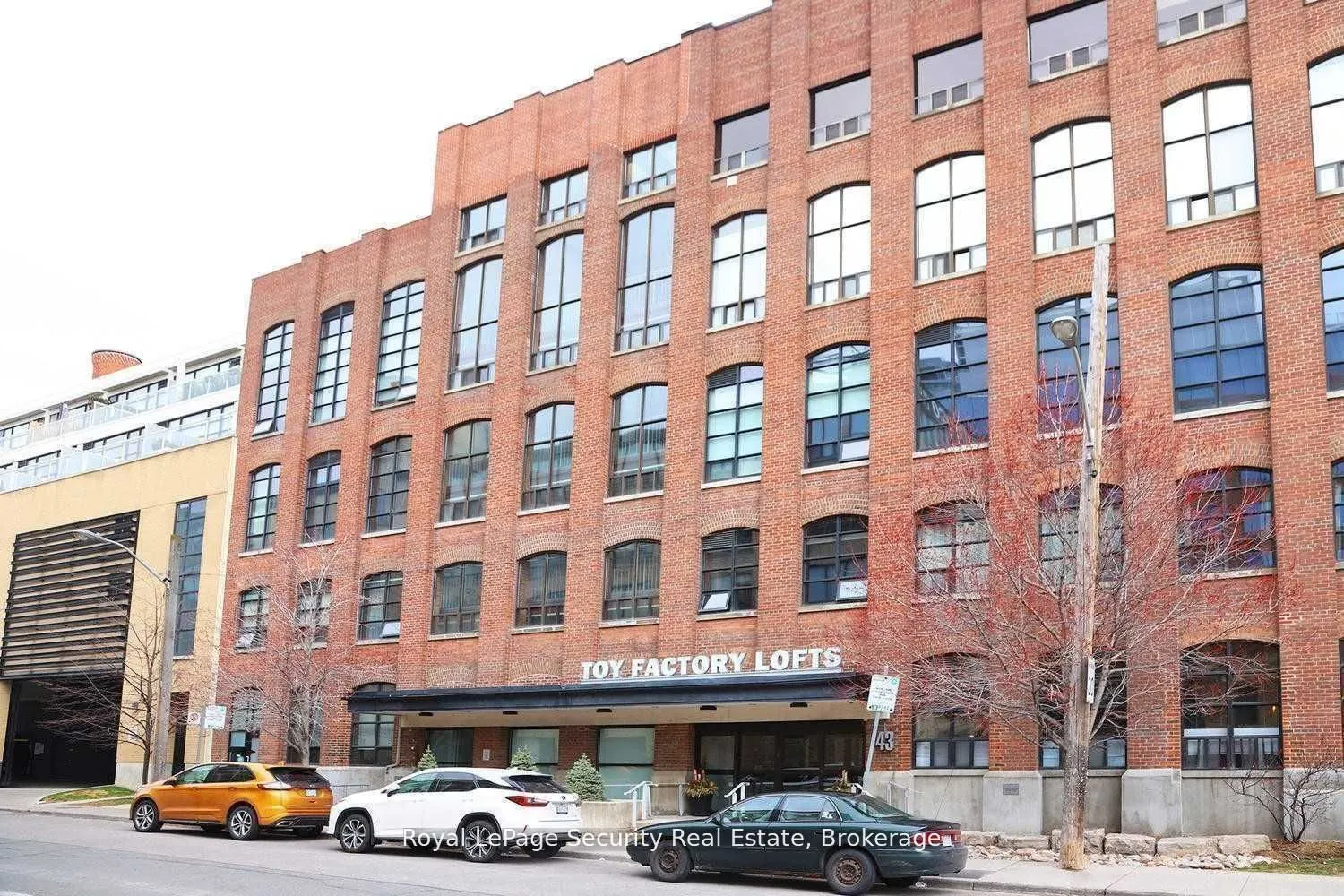 43 Hanna Avenue #208