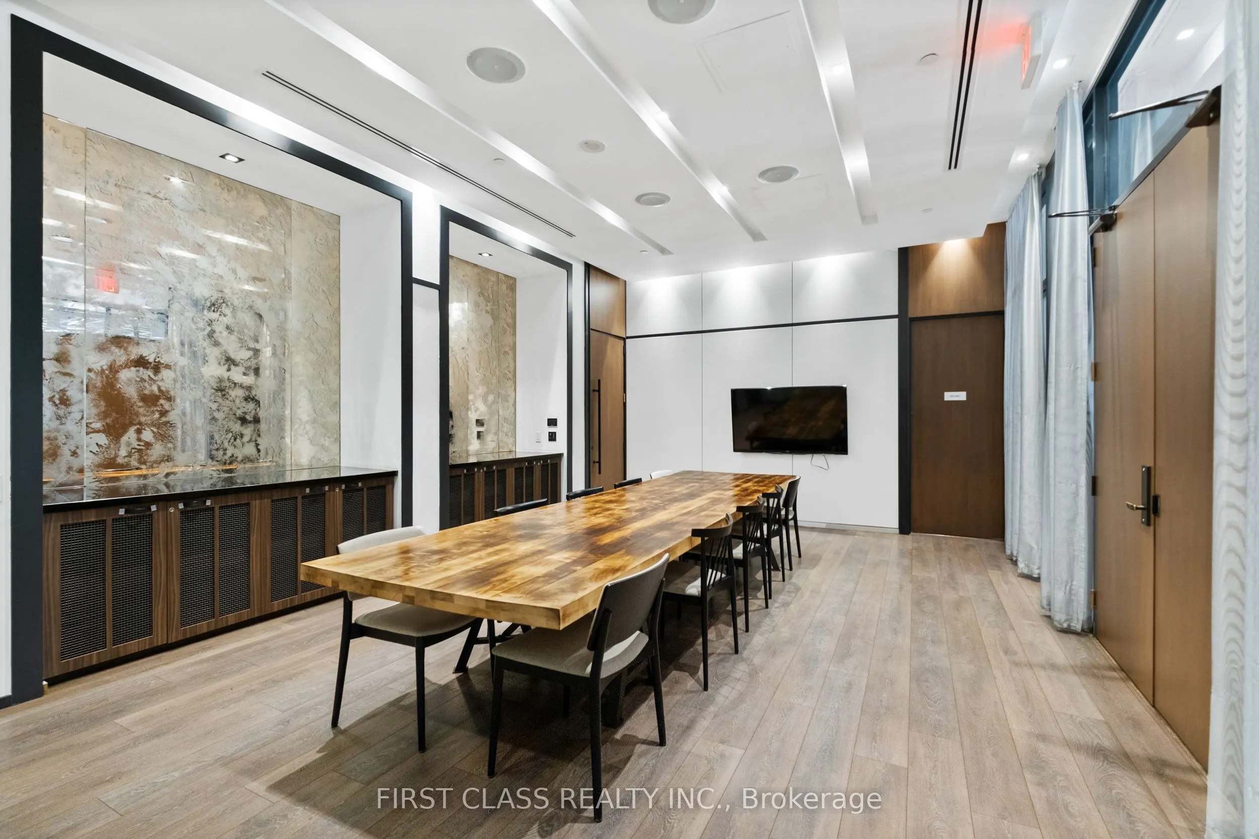 783 Bathurst Street #413