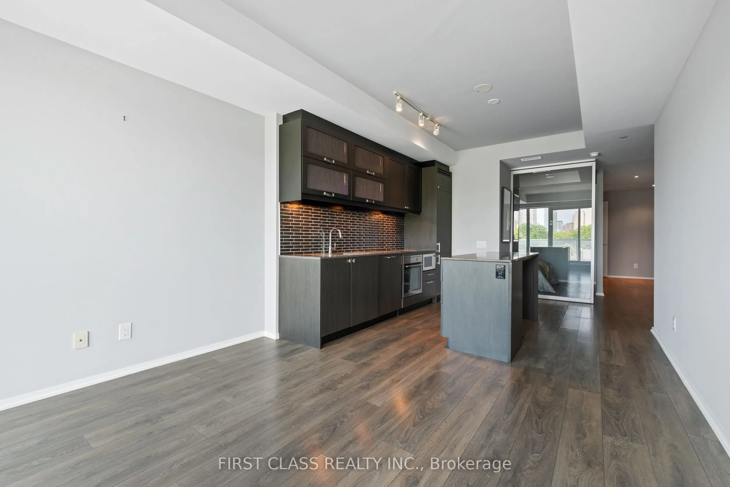 783 Bathurst Street #413