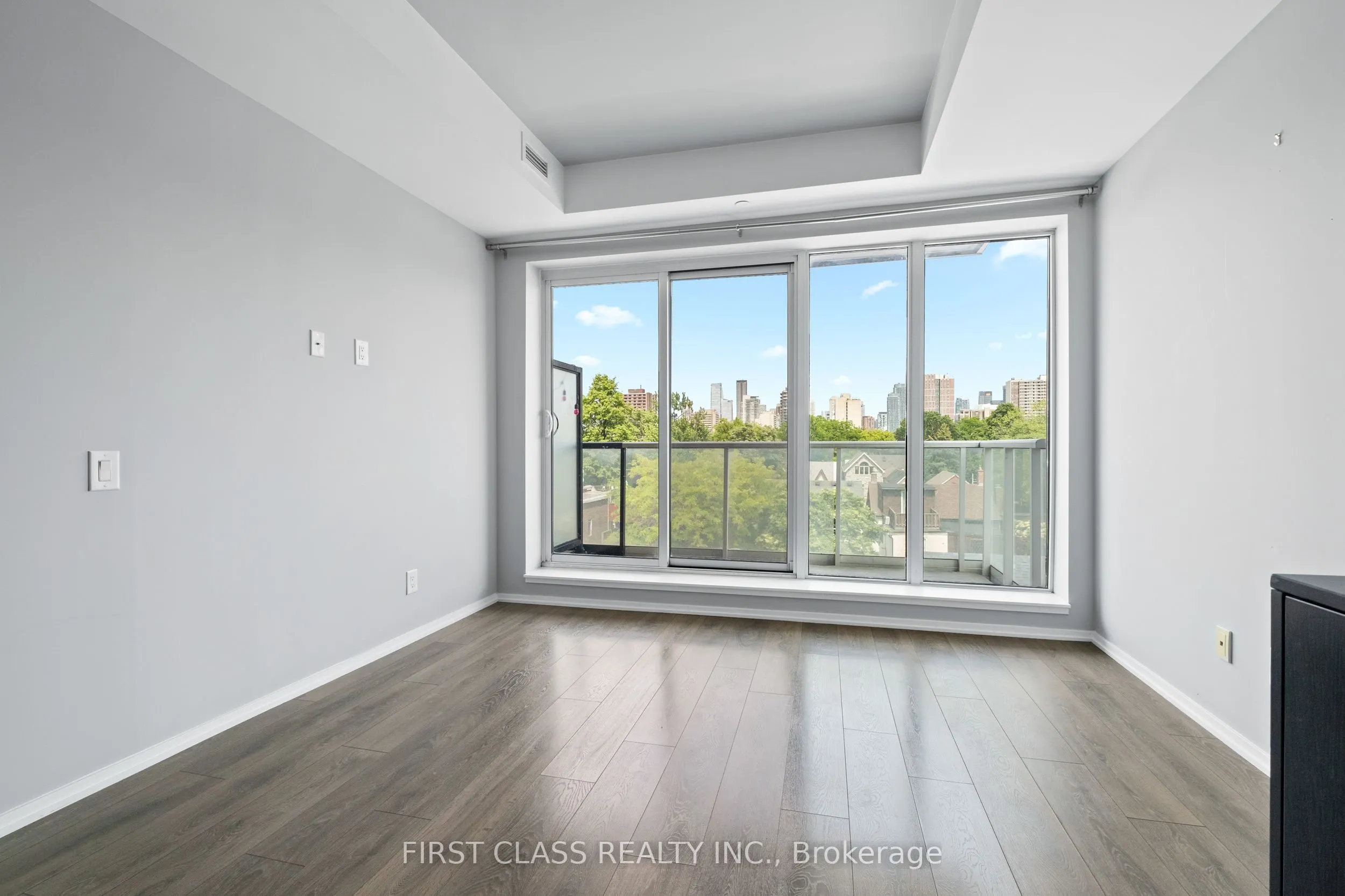 783 Bathurst Street #413