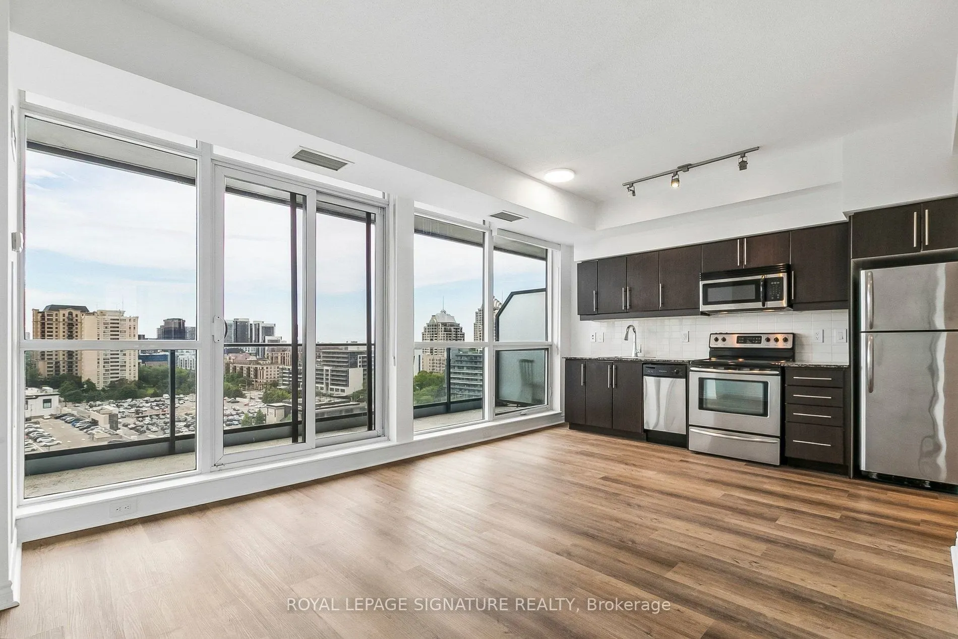 2885 Bayview Avenue #923